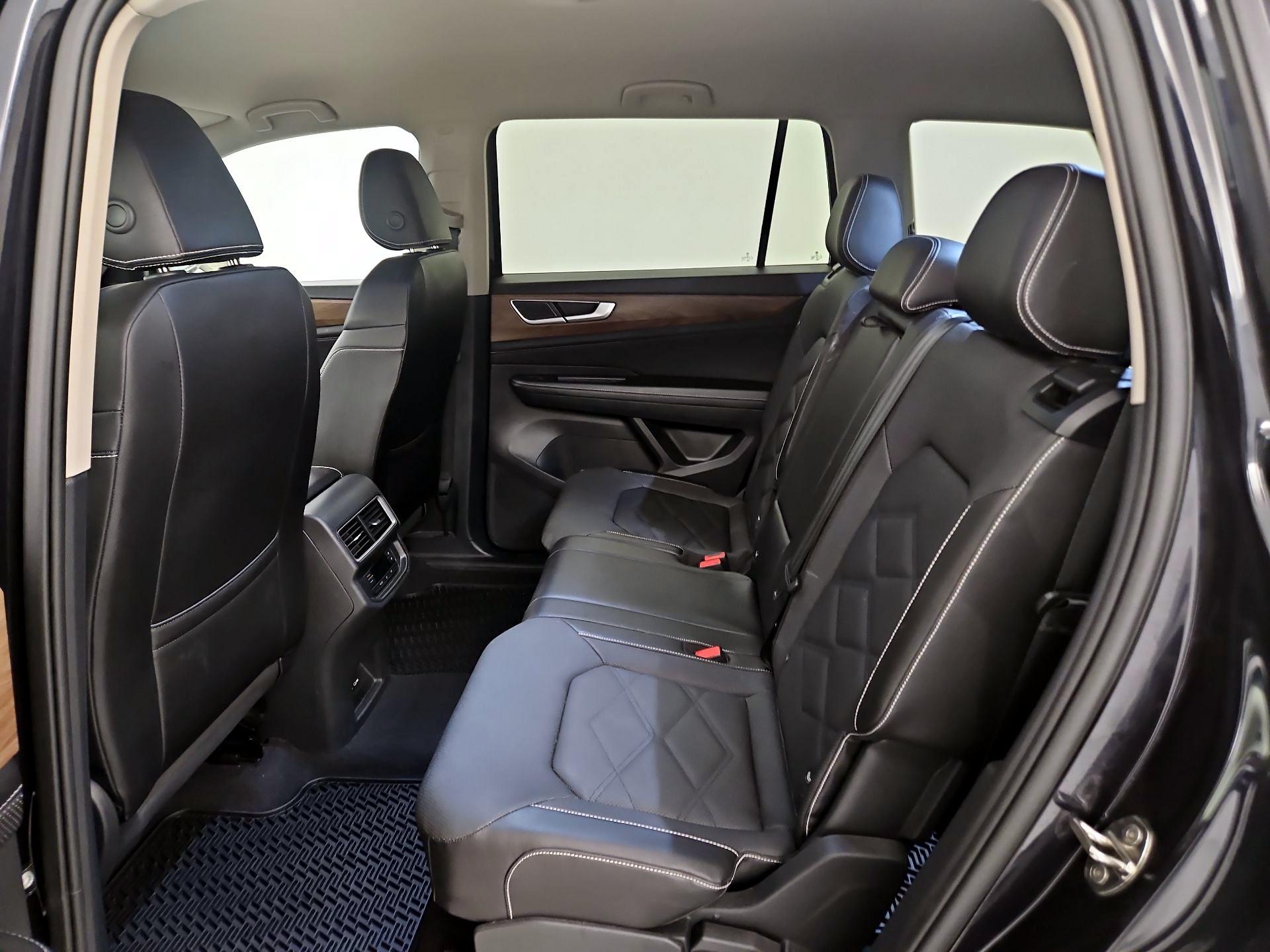Thumbnail: 2024 Volkswagen Atlas - 17