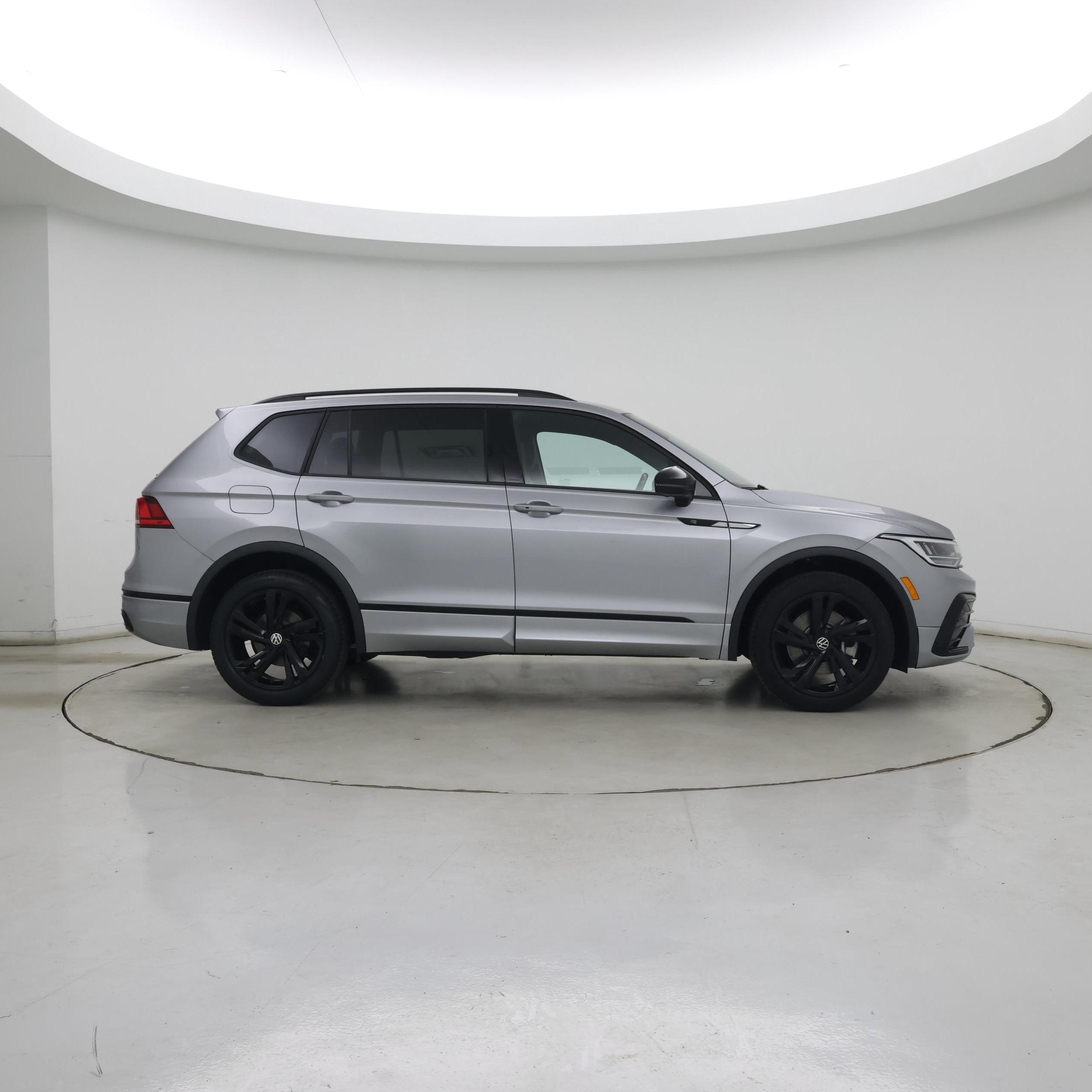 Thumbnail: 2023 Volkswagen Tiguan - 7
