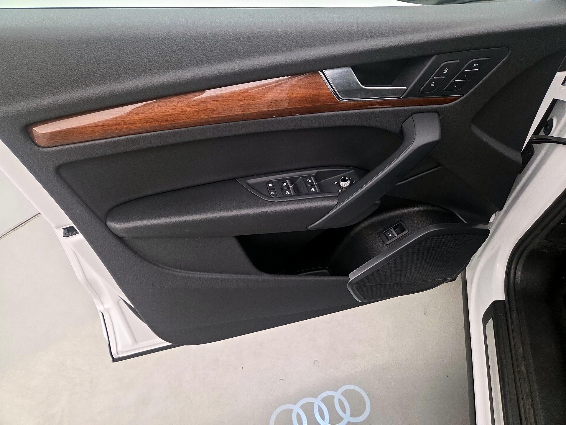 Thumbnail: 2023 Audi Q5 - 12