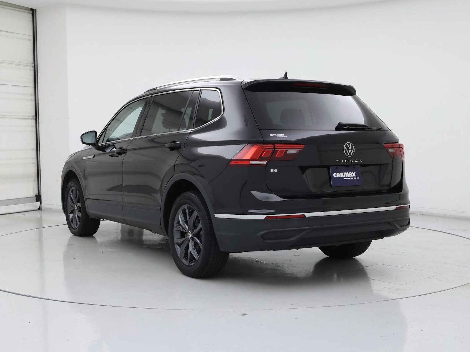 2023 Volkswagen Tiguan SE - Photo 3