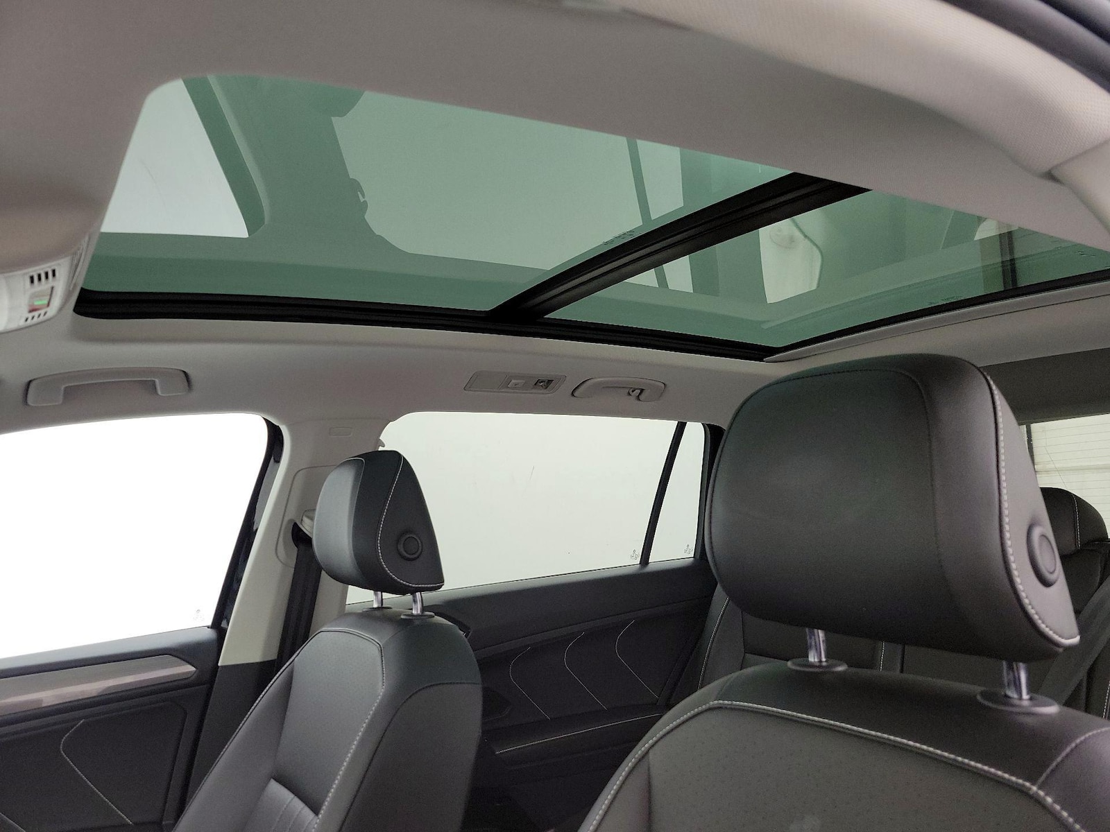 2023 Volkswagen Tiguan SE - Photo 20