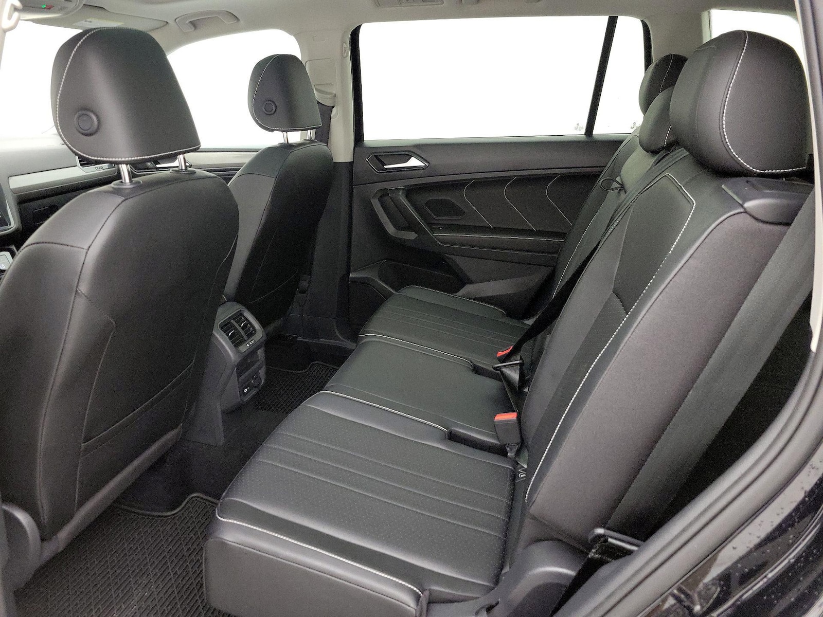 2023 Volkswagen Tiguan SE - Photo 21