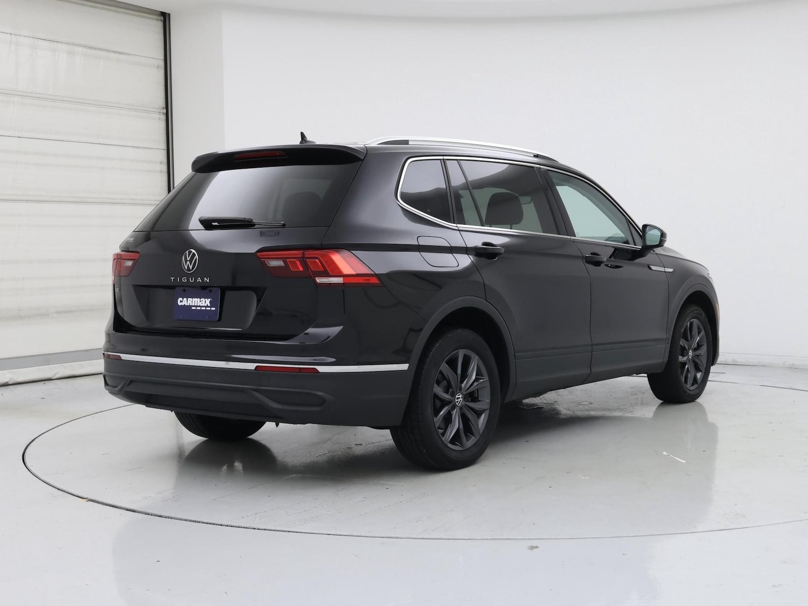2023 Volkswagen Tiguan SE - Photo 9