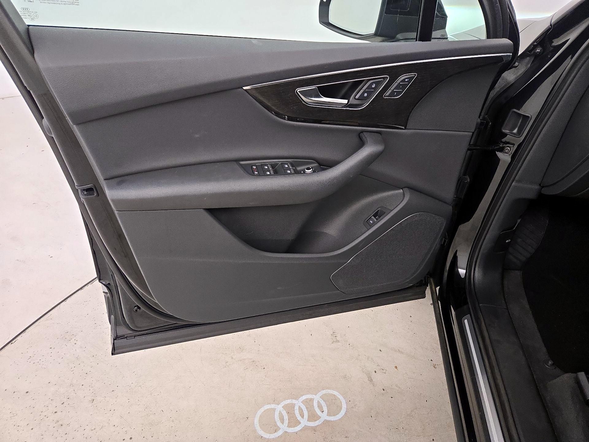Thumbnail: 2022 Audi Q7 - 12