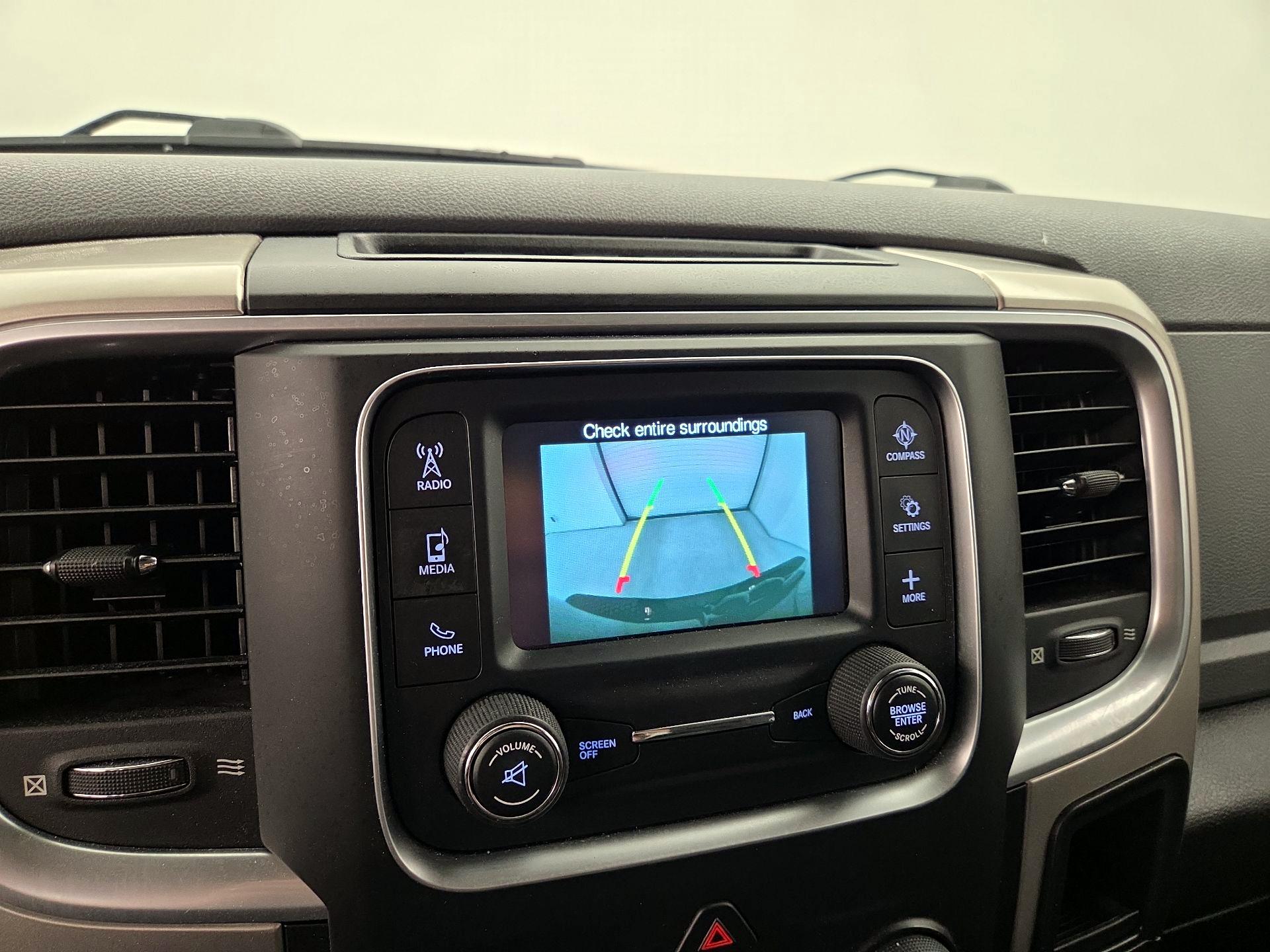 Thumbnail: 2020 RAM 1500 Classic - 14