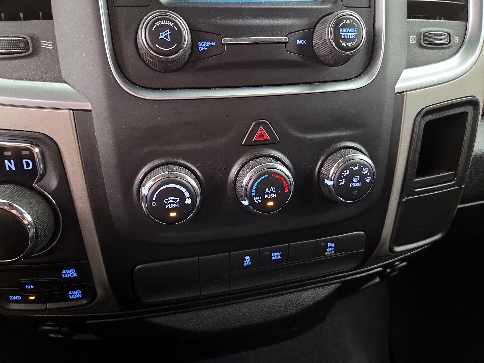 Thumbnail: 2020 RAM 1500 Classic - 16