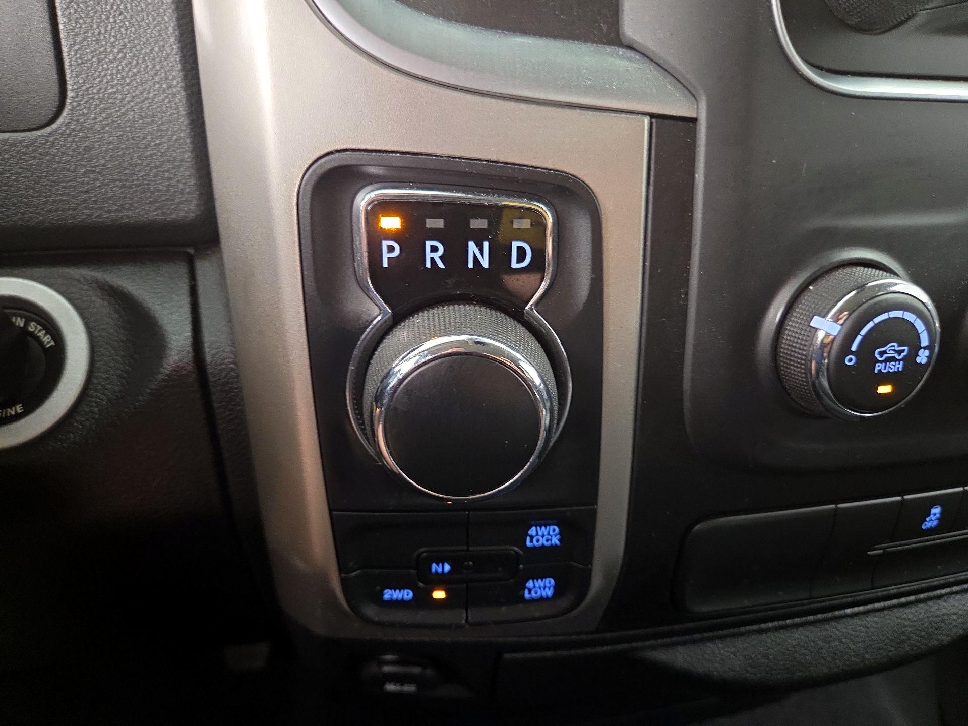 Thumbnail: 2020 RAM 1500 Classic - 17