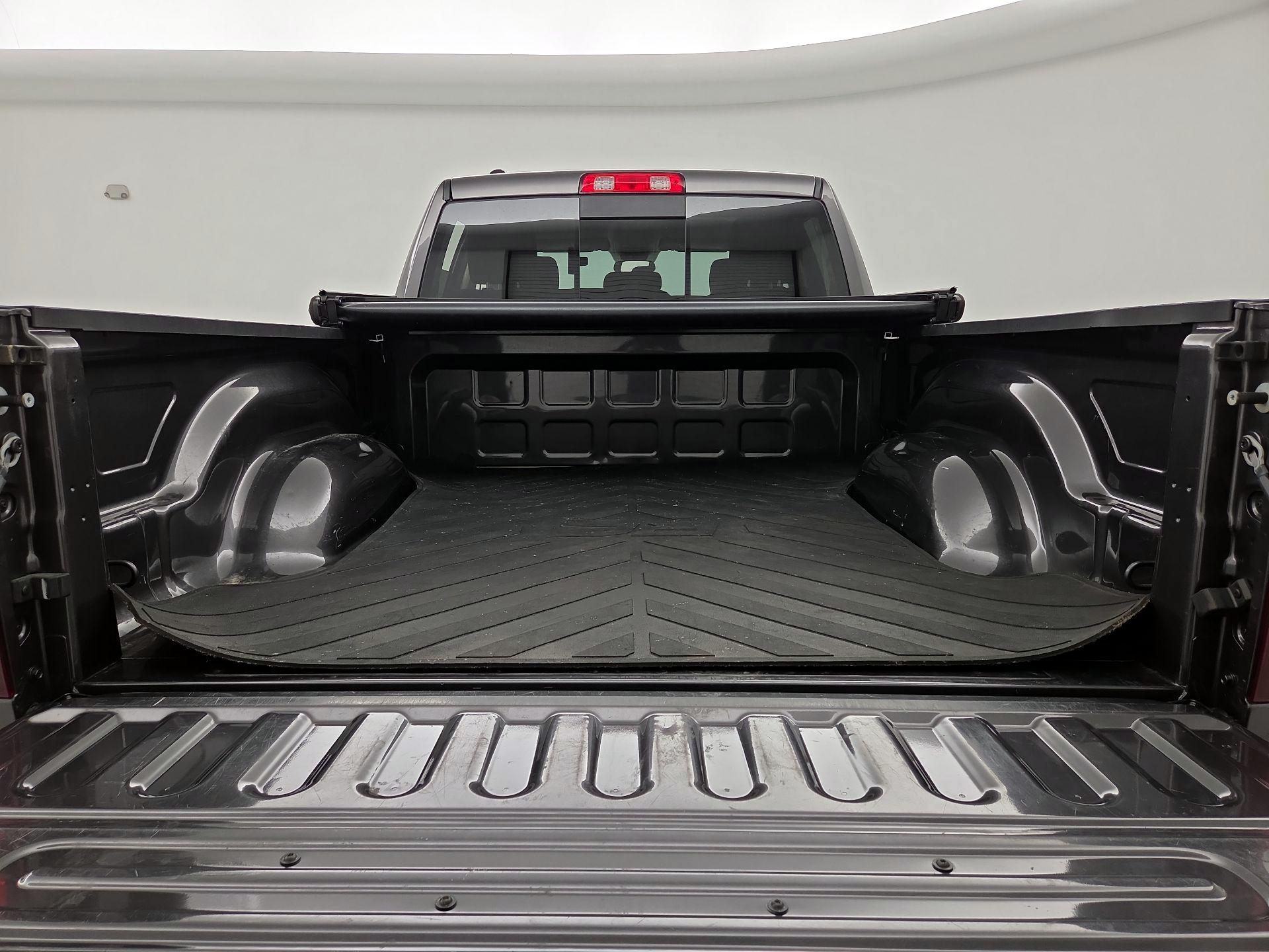 Thumbnail: 2020 RAM 1500 Classic - 20