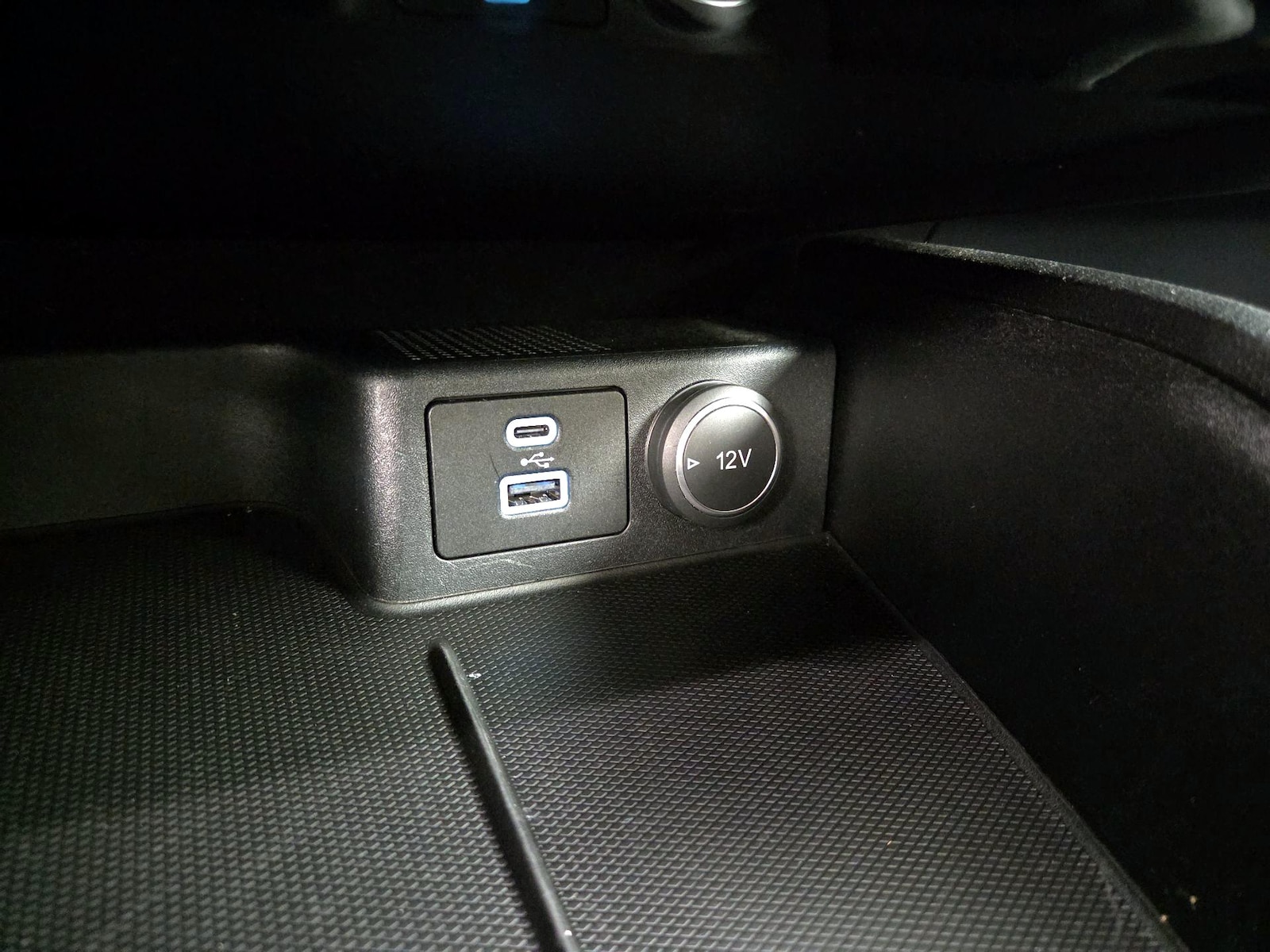2021 Ford Escape SEL - Photo 19