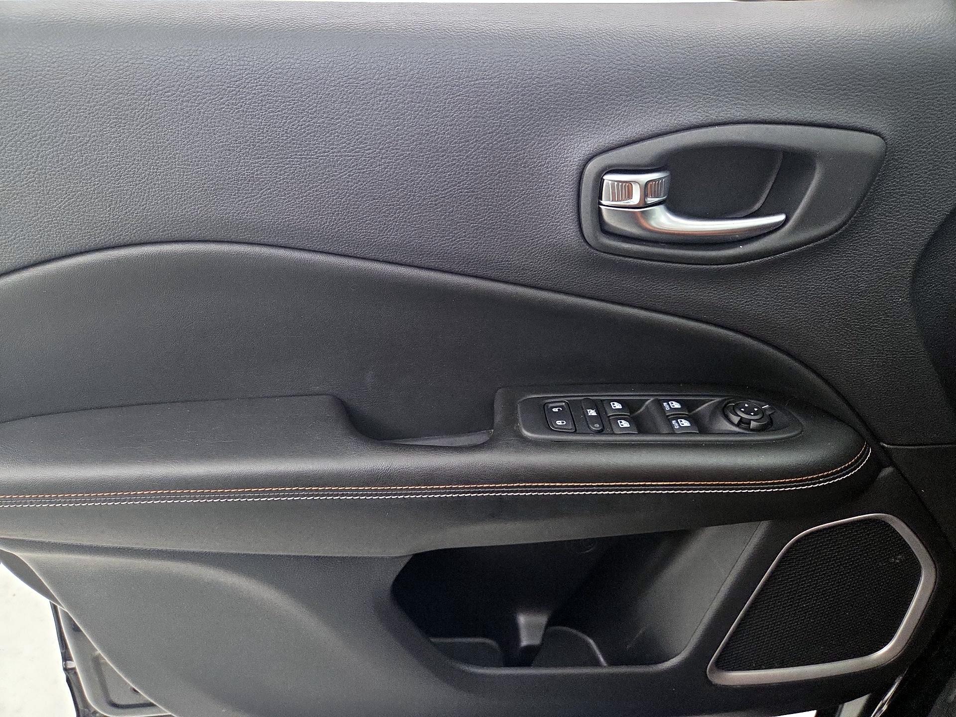 Thumbnail: 2020 Jeep Compass - 12