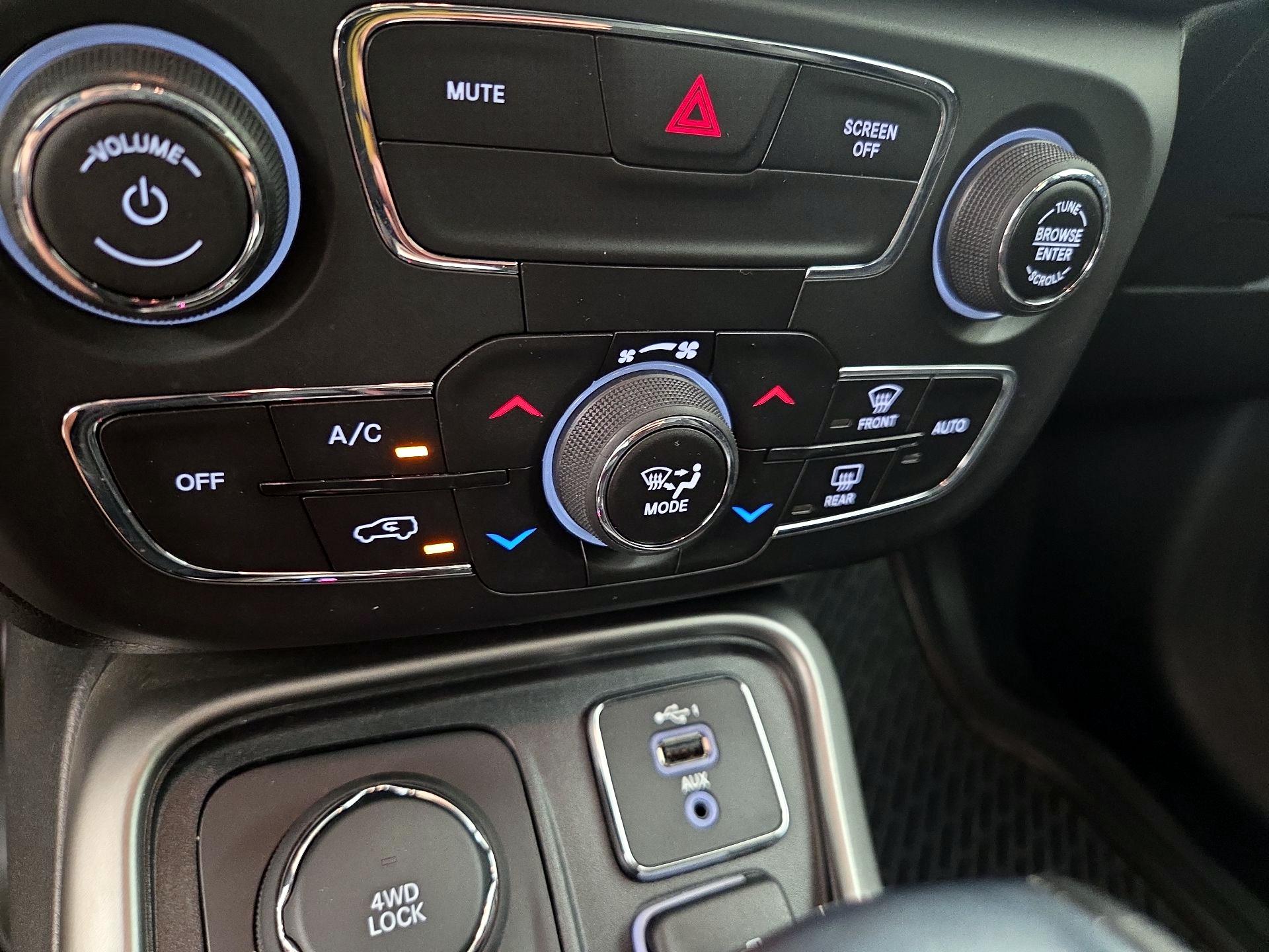 Thumbnail: 2020 Jeep Compass - 16