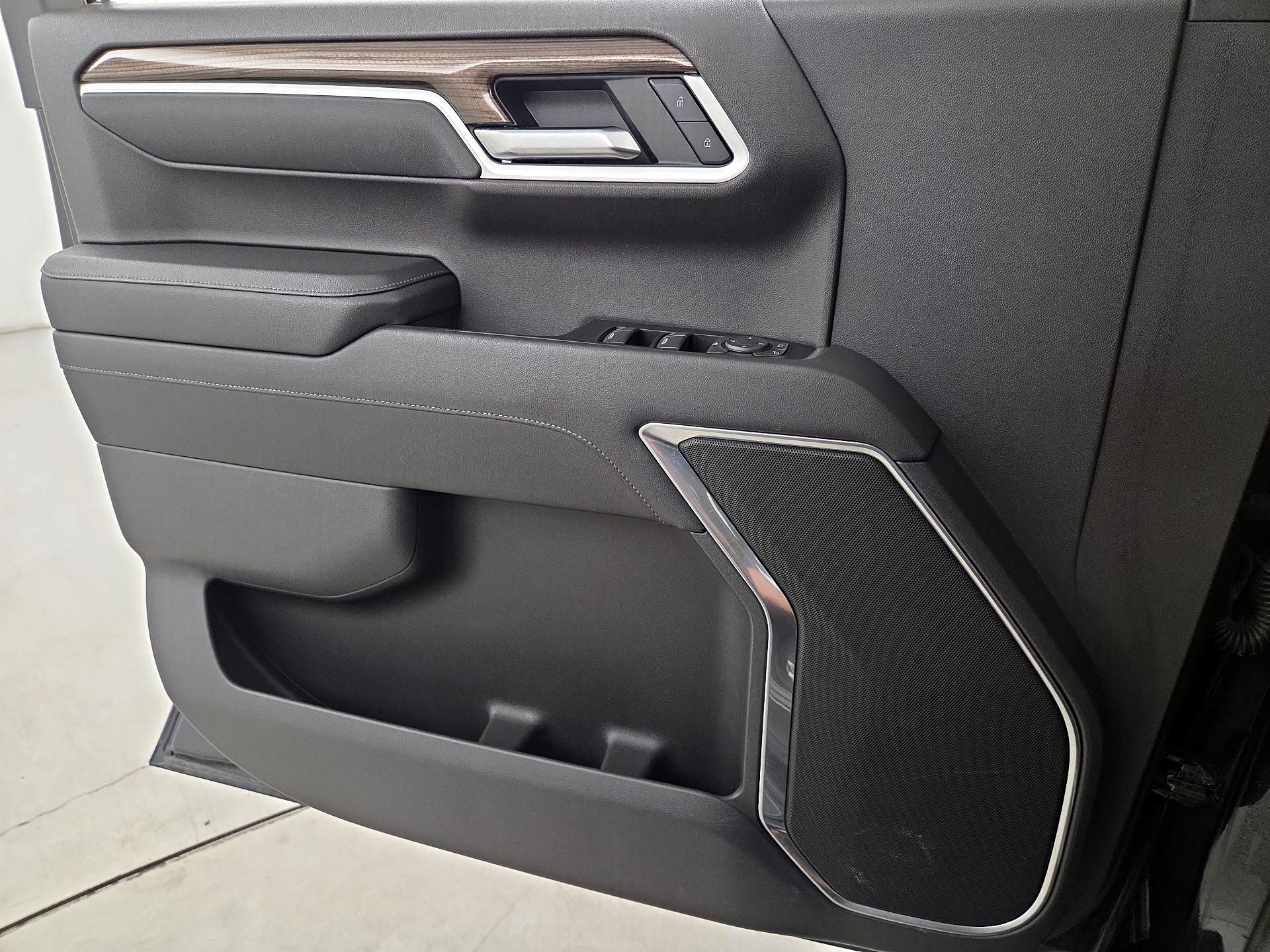 Thumbnail: 2022 Chevrolet Silverado 1500 - 12