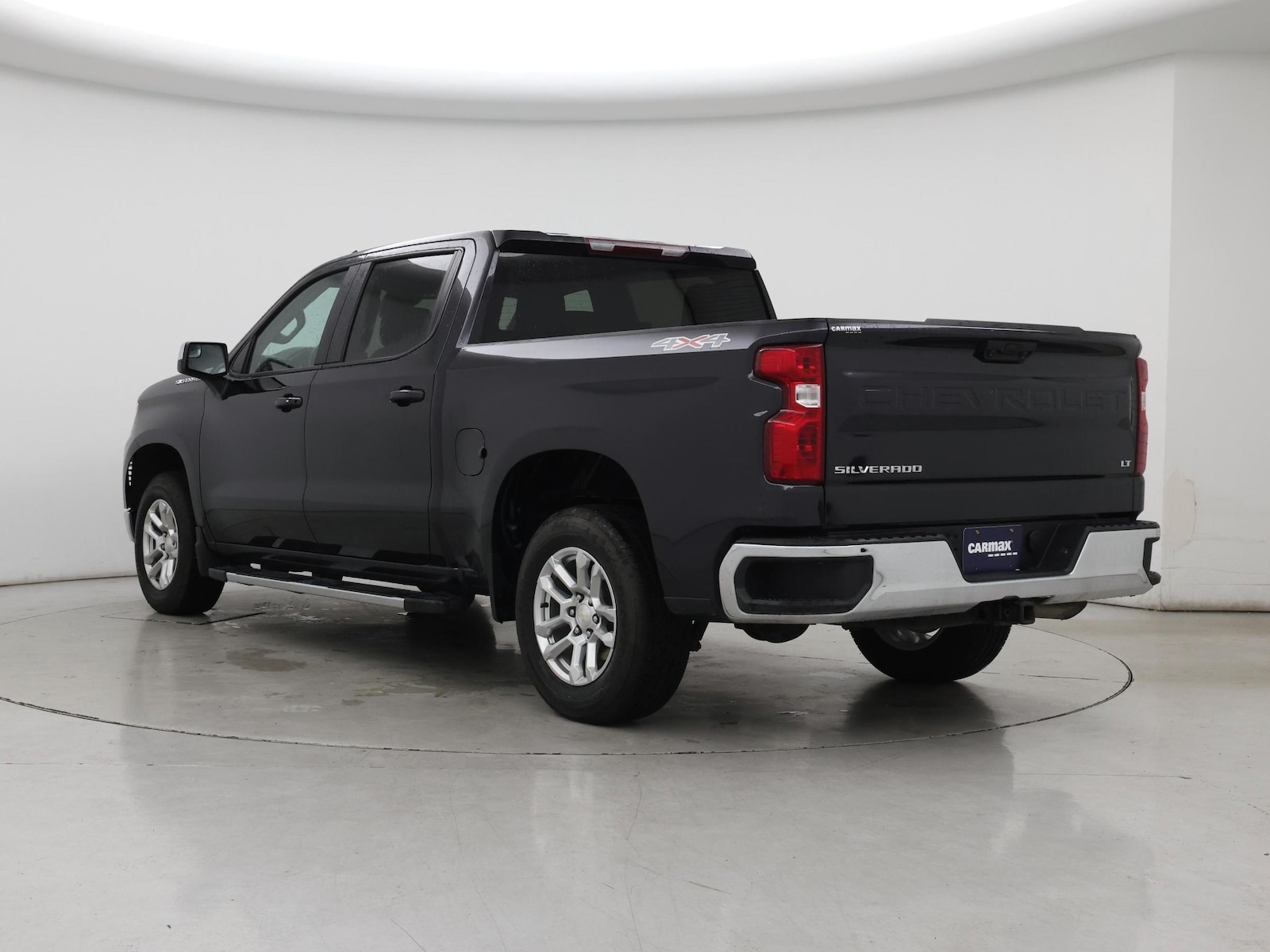 2023 Chevrolet Silverado 1500 LT - Photo 3