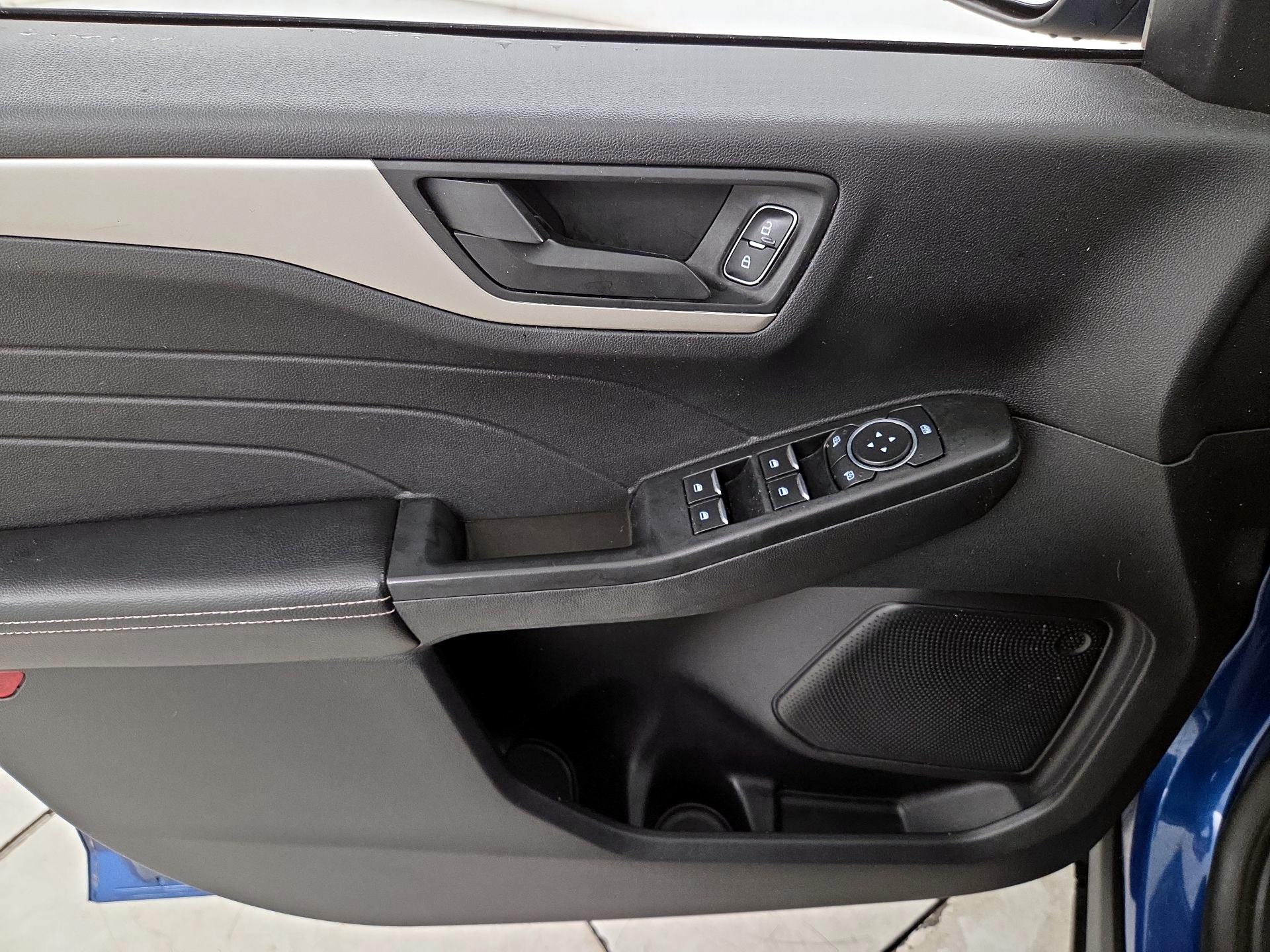 Thumbnail: 2022 Ford Escape - 12