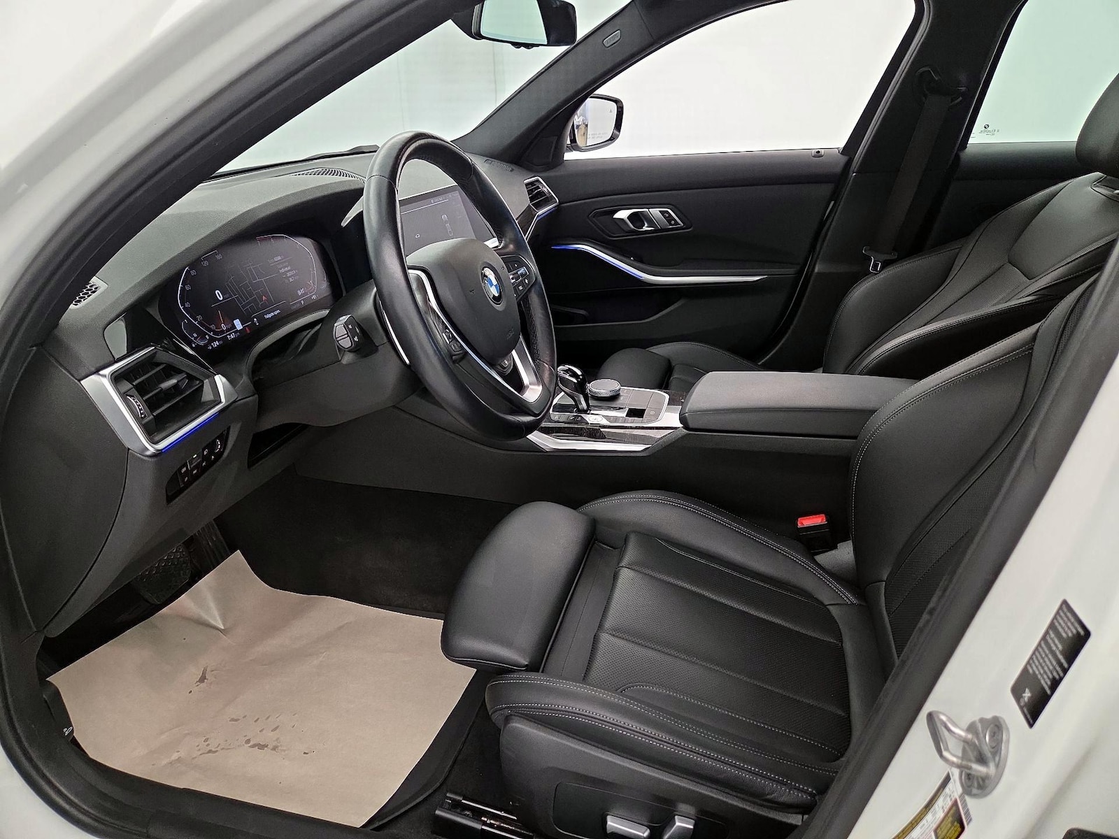 2022 BMW 3 Series 330i - Photo 12
