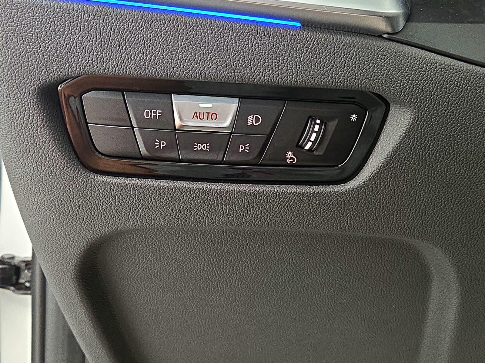 2022 BMW 3 Series 330i - Photo 14