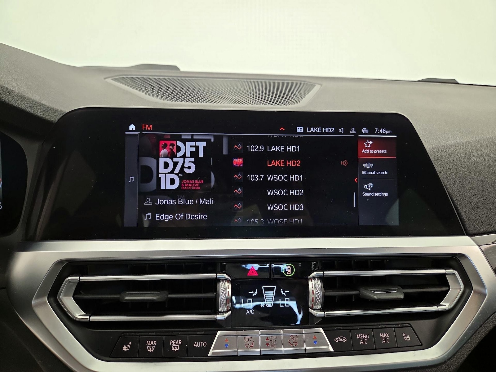 2022 BMW 3 Series 330i - Photo 16