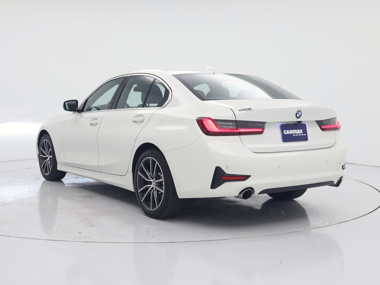 2022 BMW 3 Series 330i - Photo 3