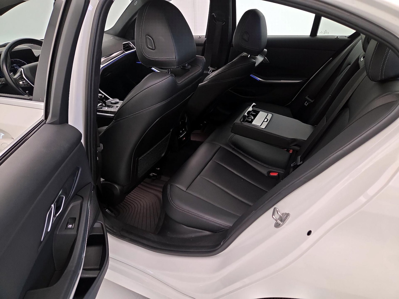 2022 BMW 3 Series 330i - Photo 21