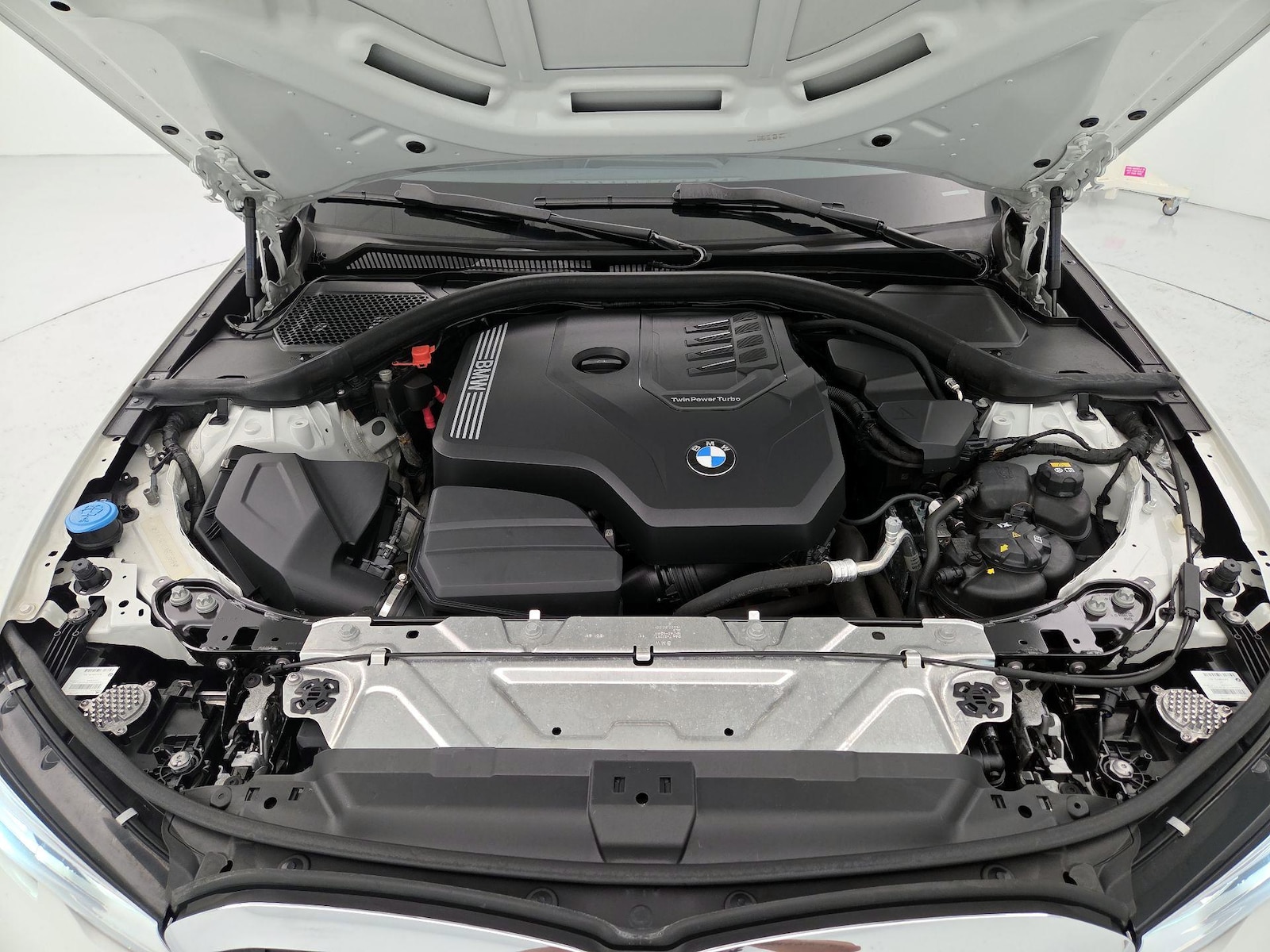 2022 BMW 3 Series 330i - Photo 23