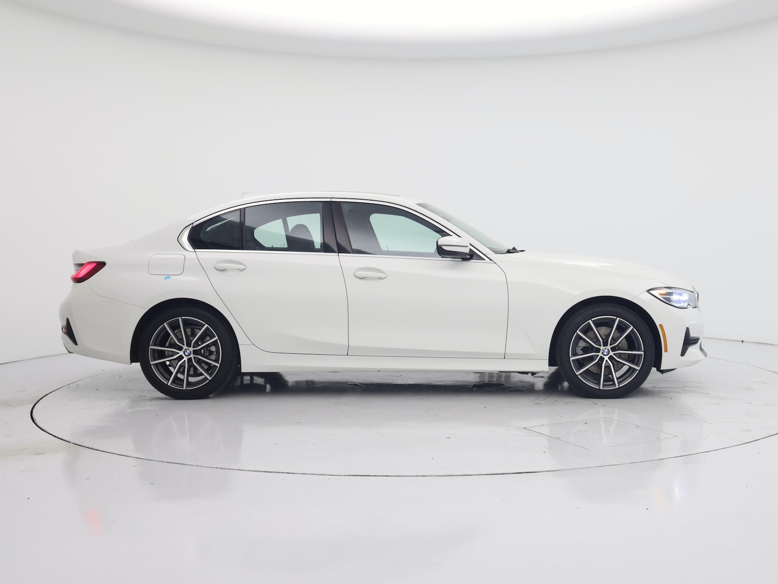 2022 BMW 3 Series 330i - Photo 8