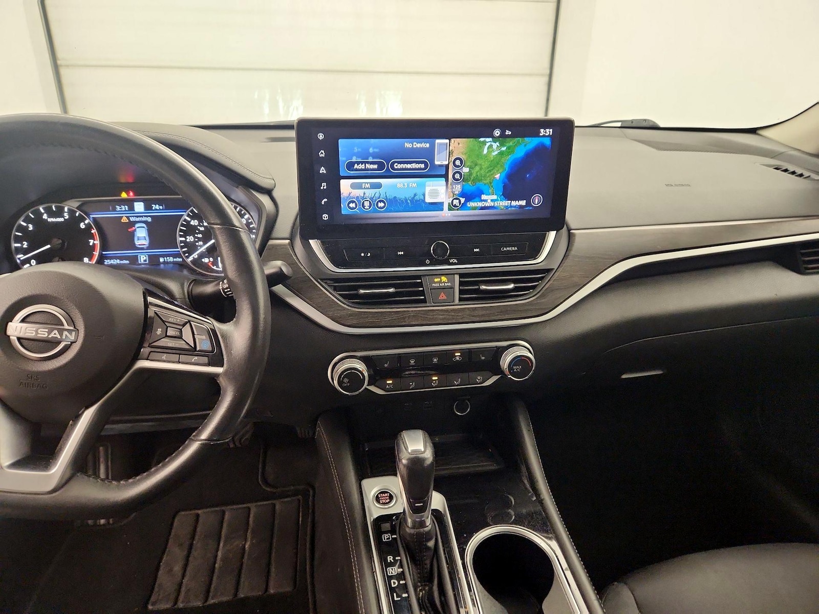 2024 Nissan Altima SV - Photo 10
