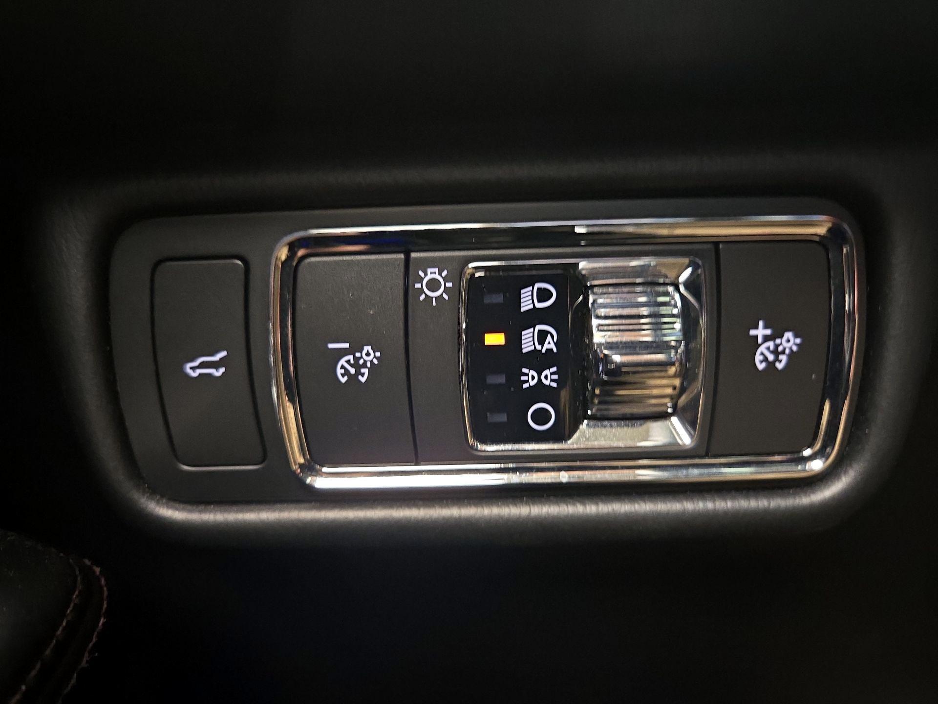 Thumbnail: 2023 Lincoln Aviator - 13