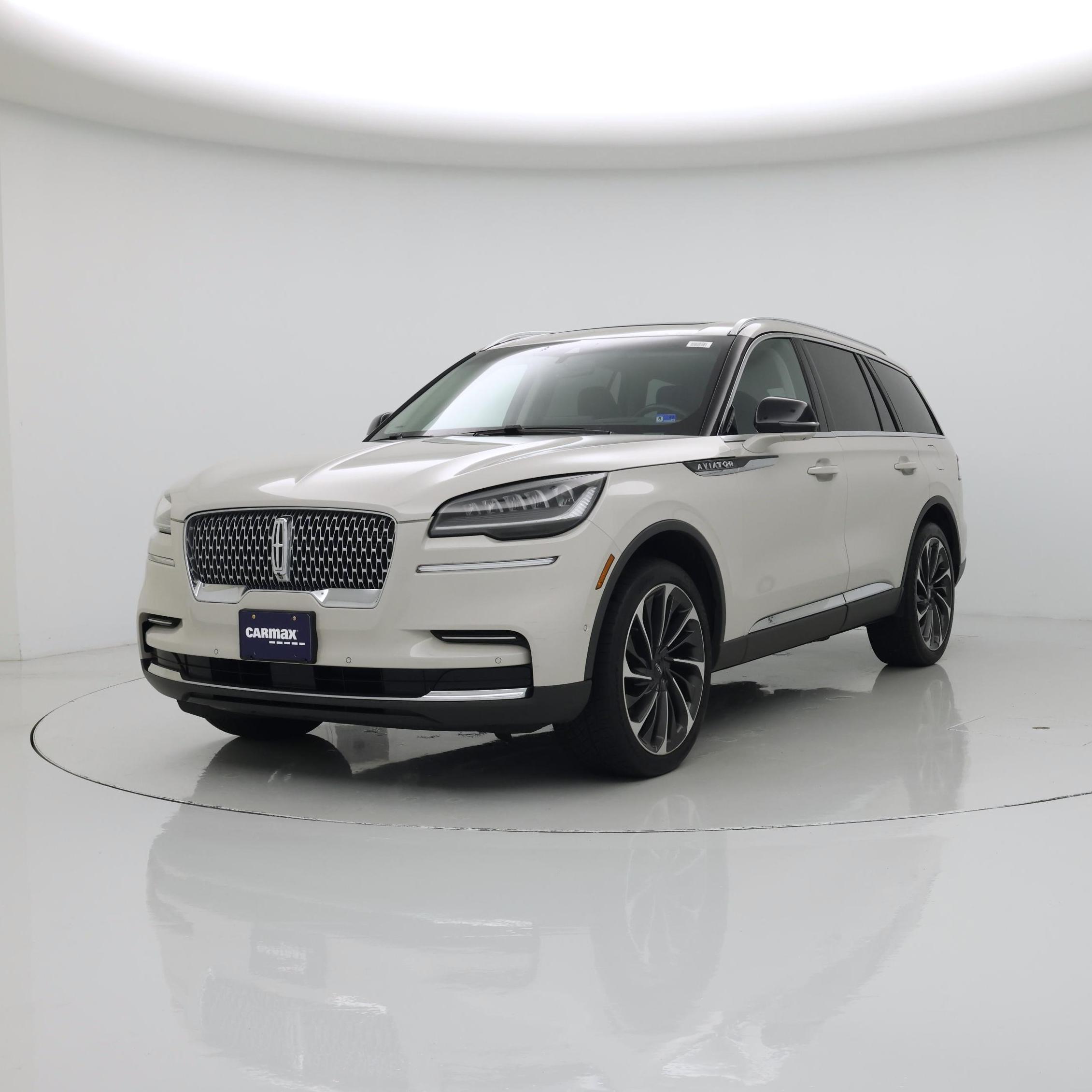 Thumbnail: 2023 Lincoln Aviator - 4