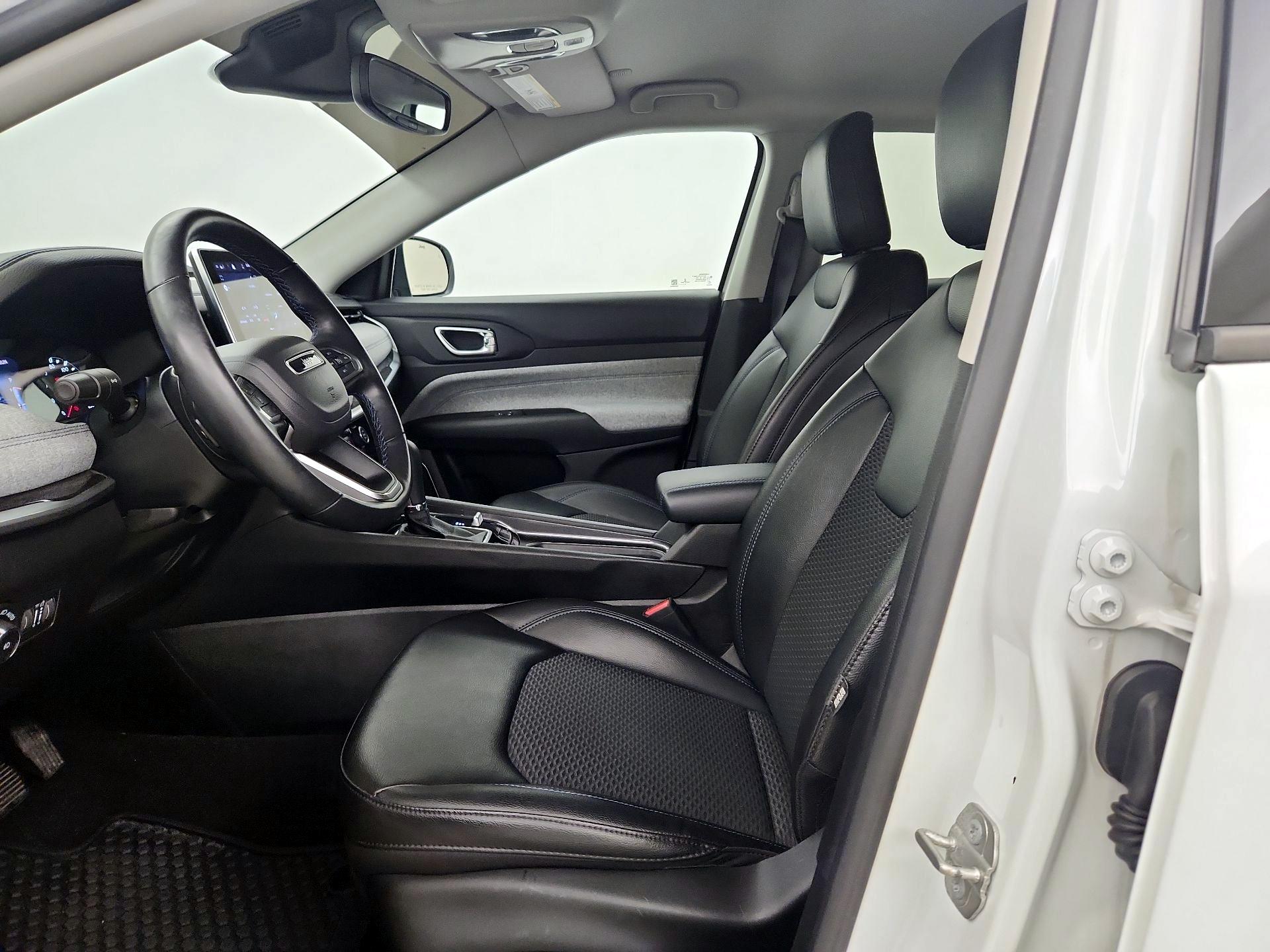 Thumbnail: 2022 Jeep Compass - 11