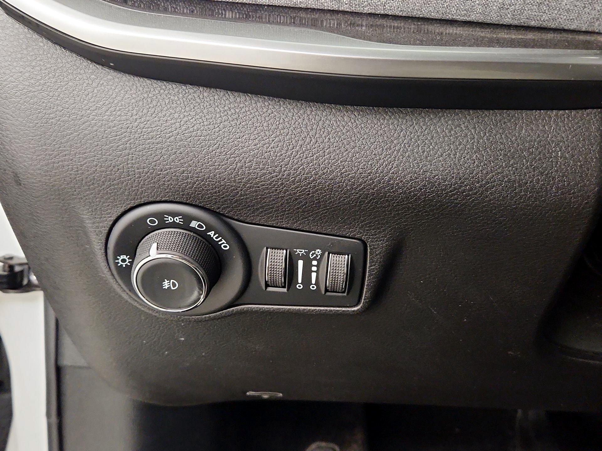 Thumbnail: 2022 Jeep Compass - 13