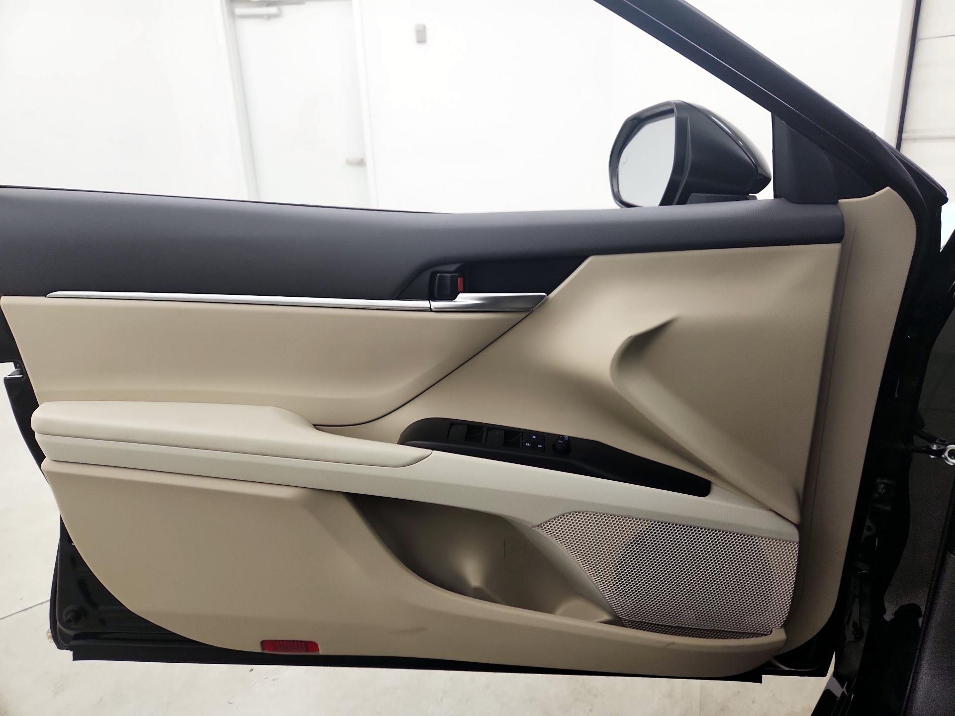 Thumbnail: 2023 Toyota Camry - 12