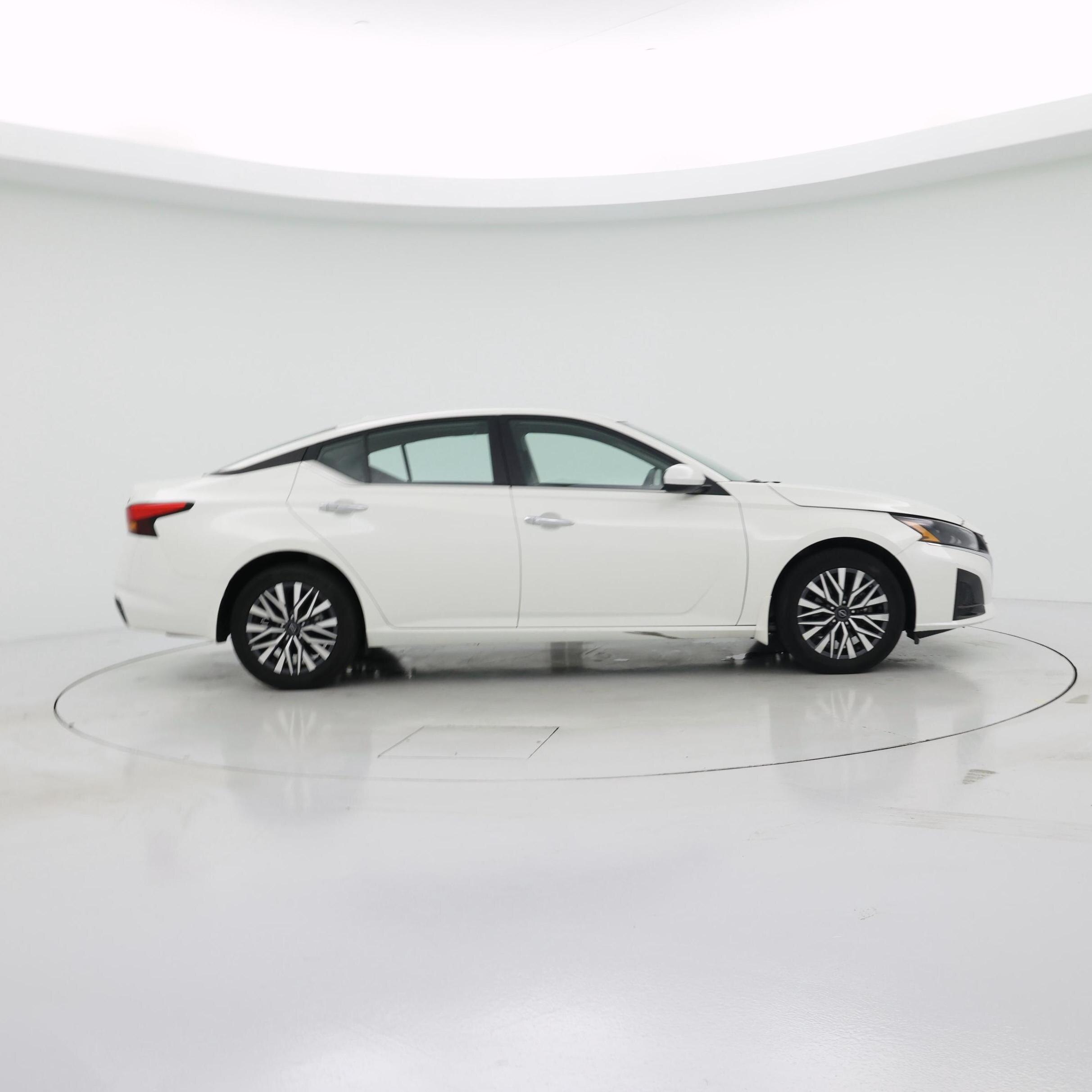 Thumbnail: 2023 Nissan Altima - 7