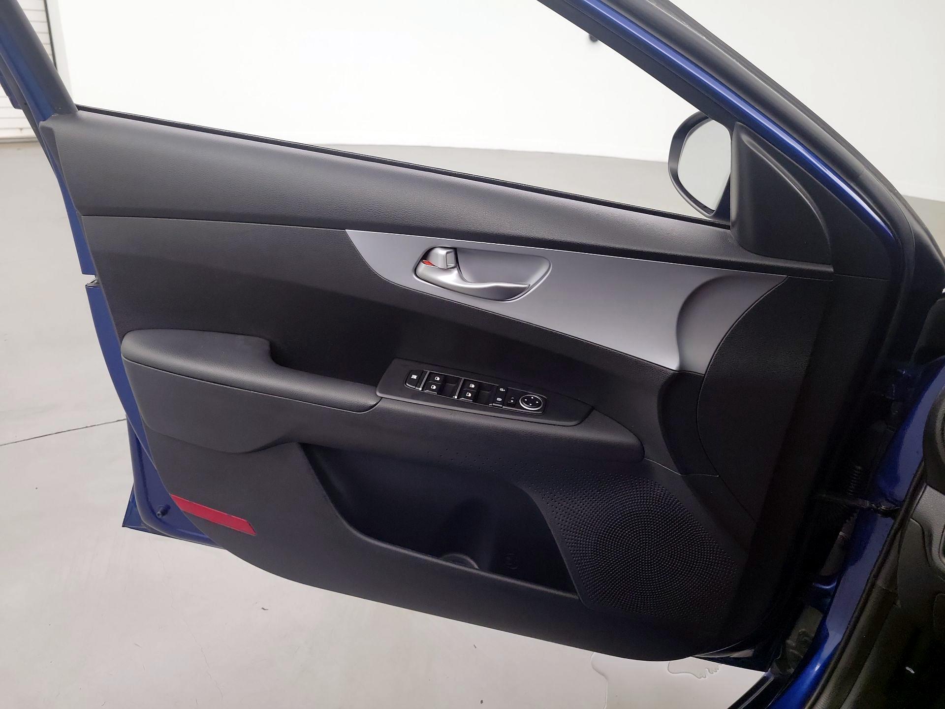 Thumbnail: 2023 Kia Forte - 12