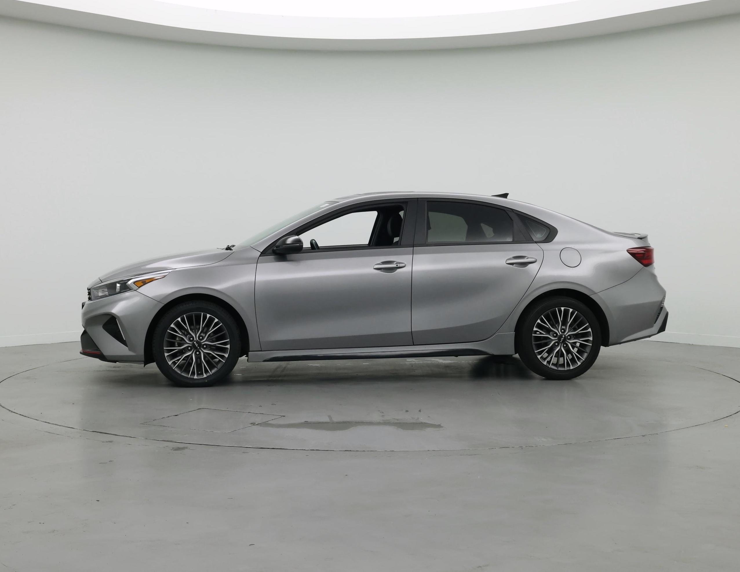 Thumbnail: 2024 Kia Forte - 3