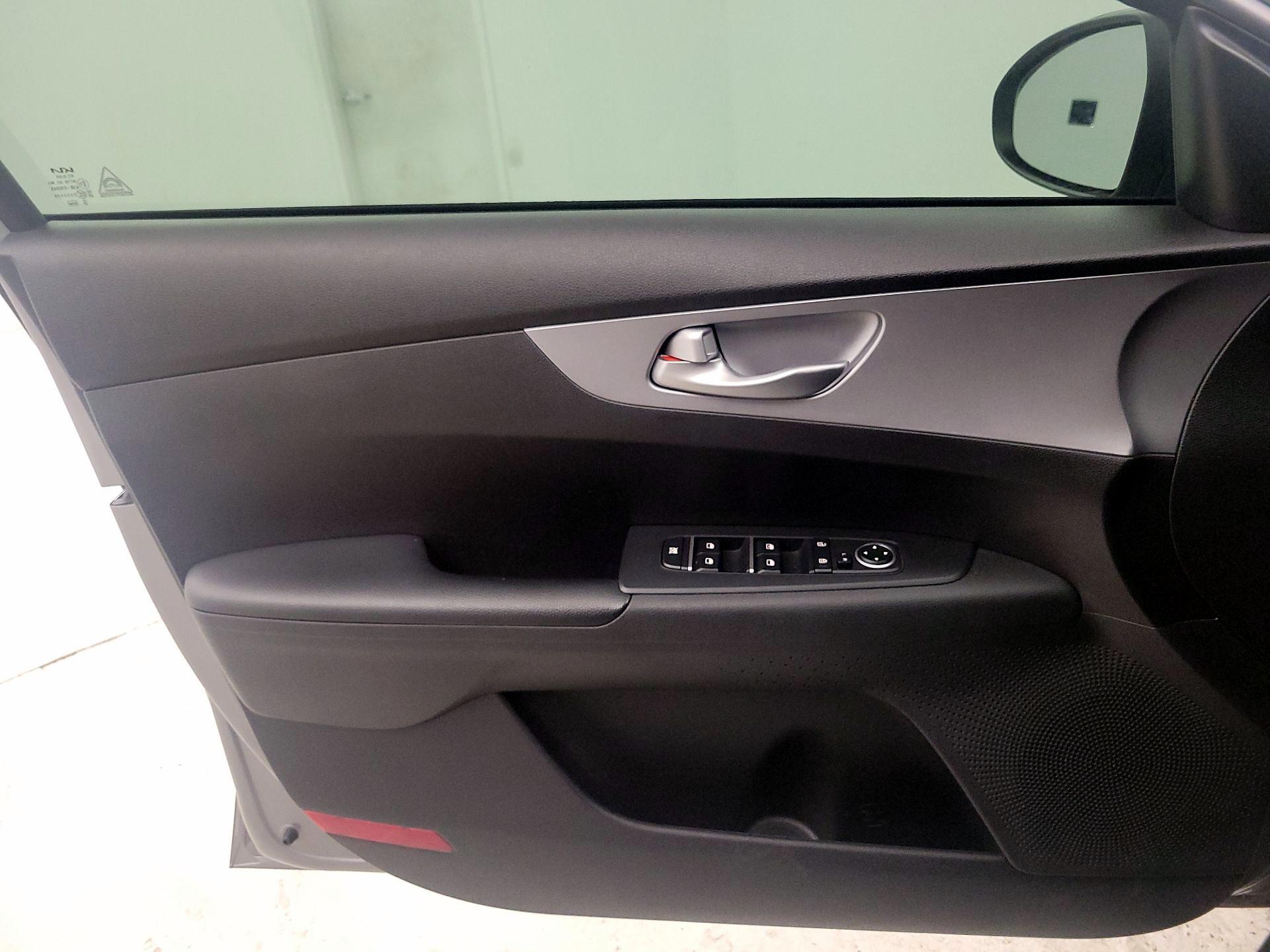 Thumbnail: 2023 Kia Forte - 12