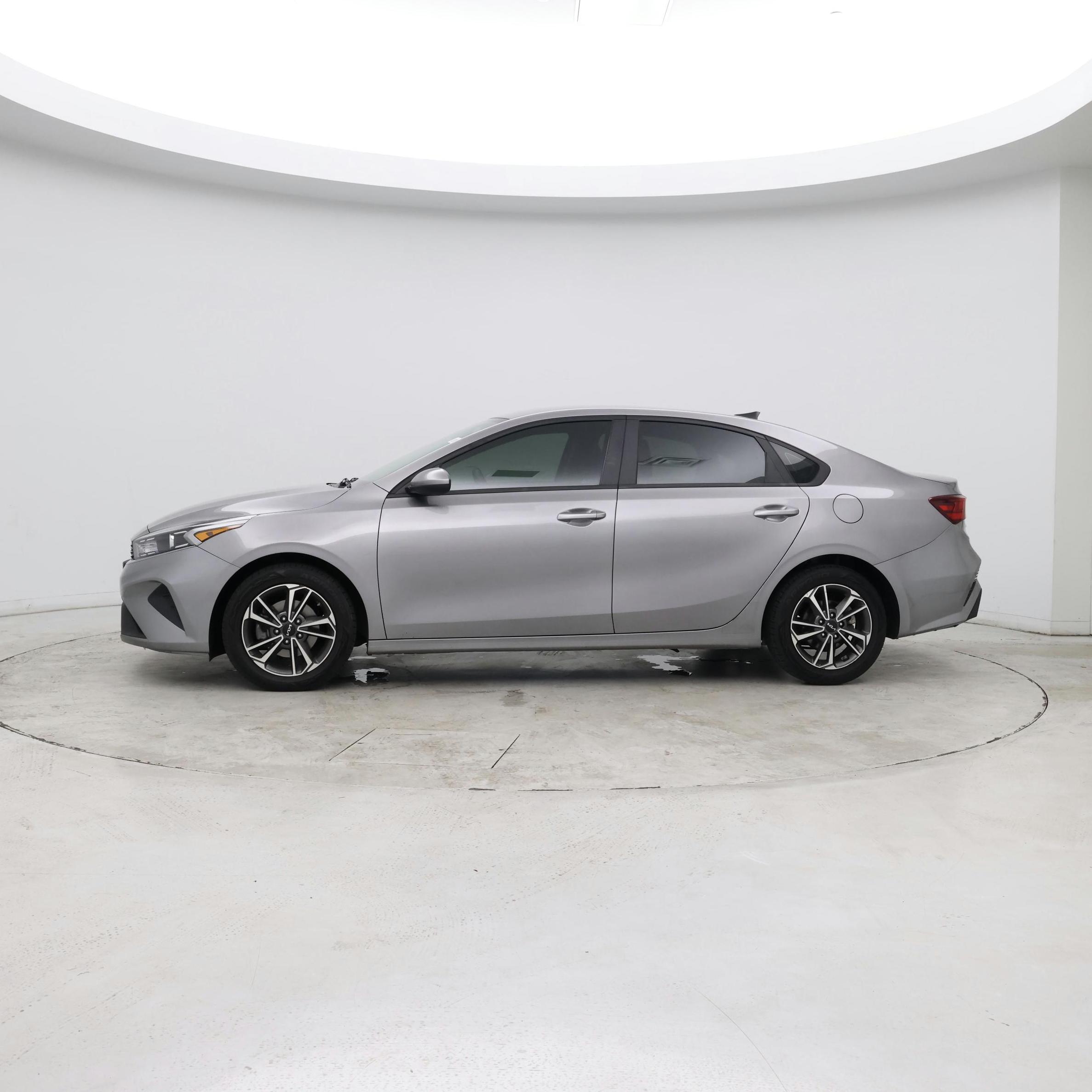 Thumbnail: 2023 Kia Forte - 2