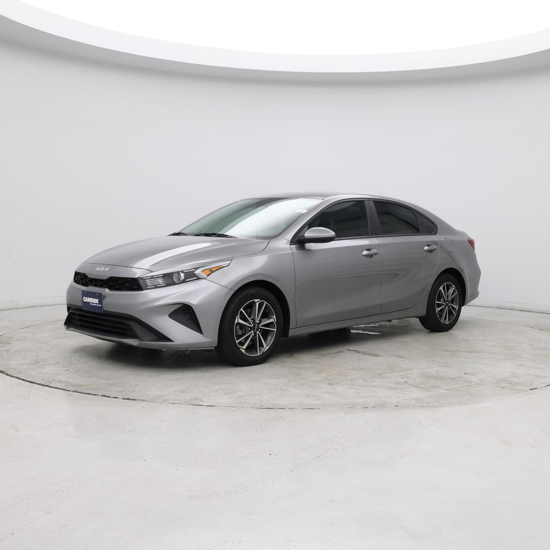 Thumbnail: 2023 Kia Forte - 3