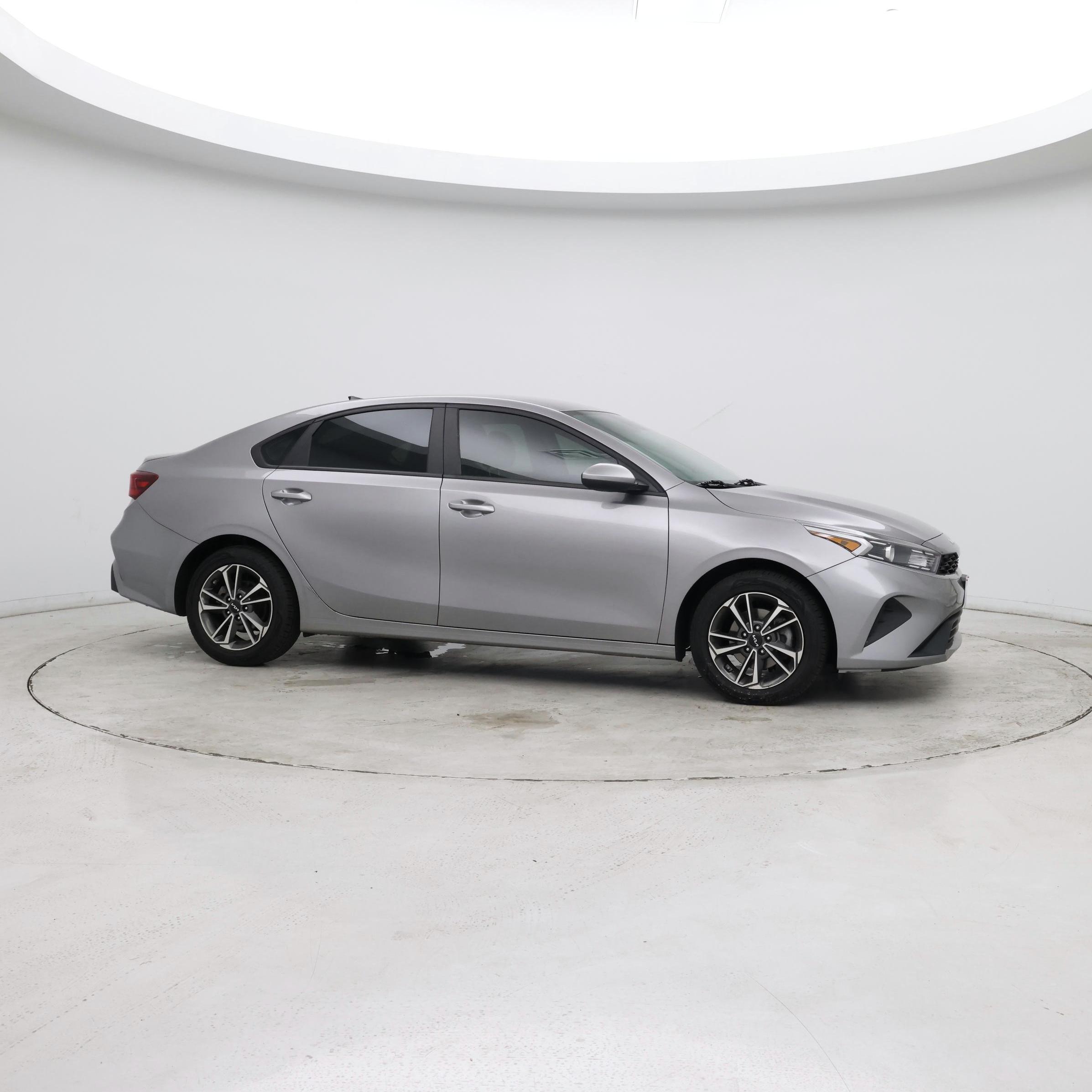 Thumbnail: 2023 Kia Forte - 7
