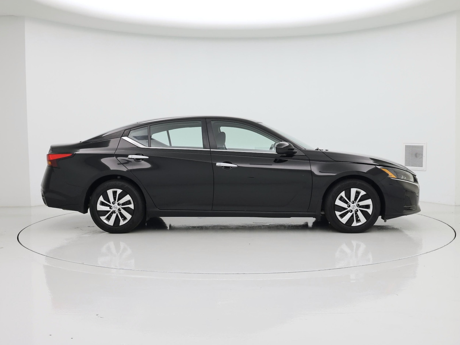 2023 Nissan Altima S - Photo 8