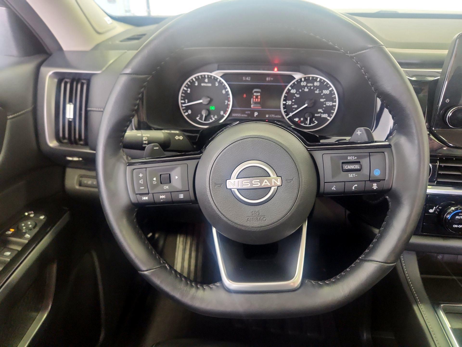 Thumbnail: 2023 Nissan Pathfinder - 10