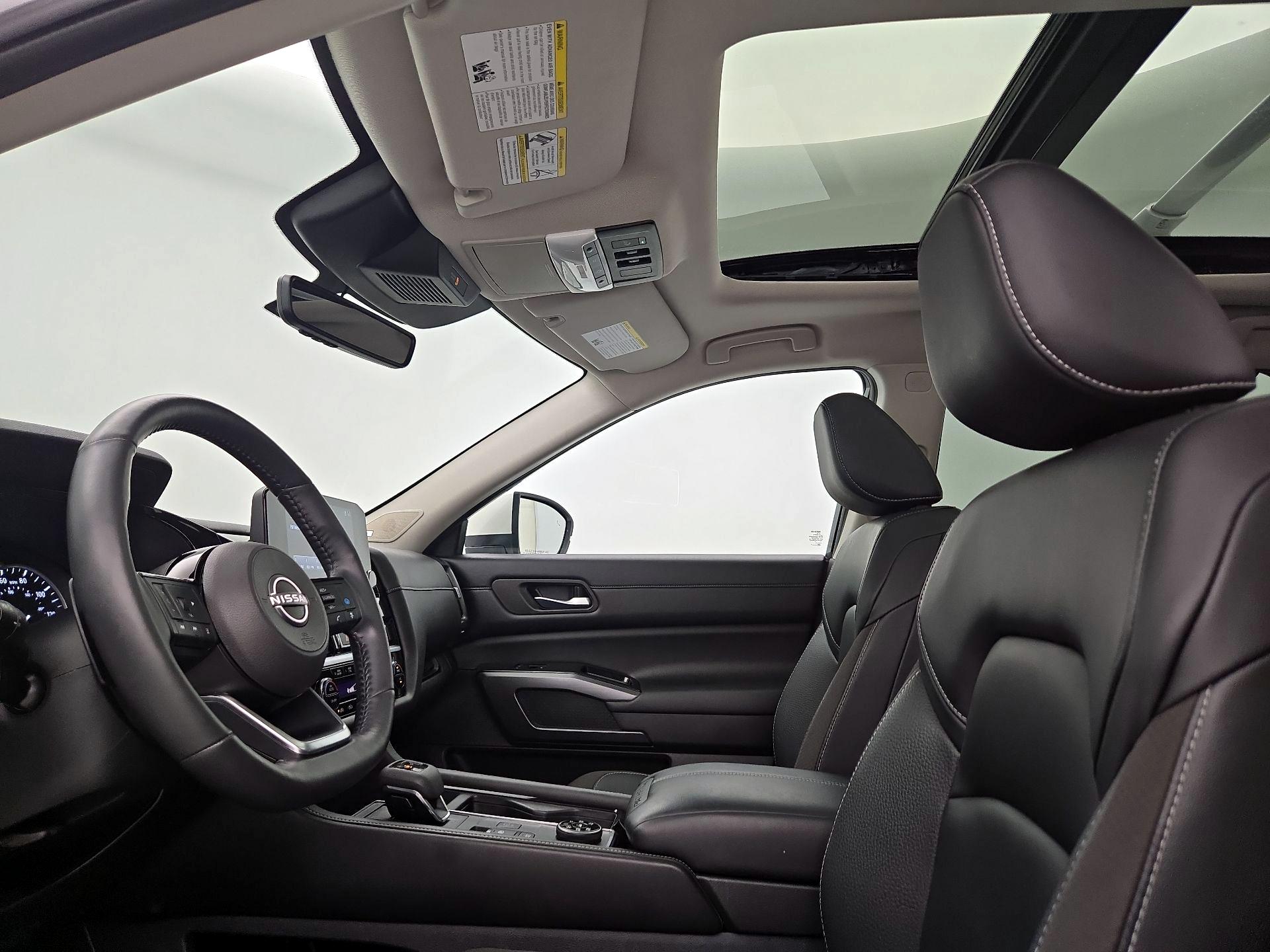 Thumbnail: 2023 Nissan Pathfinder - 20