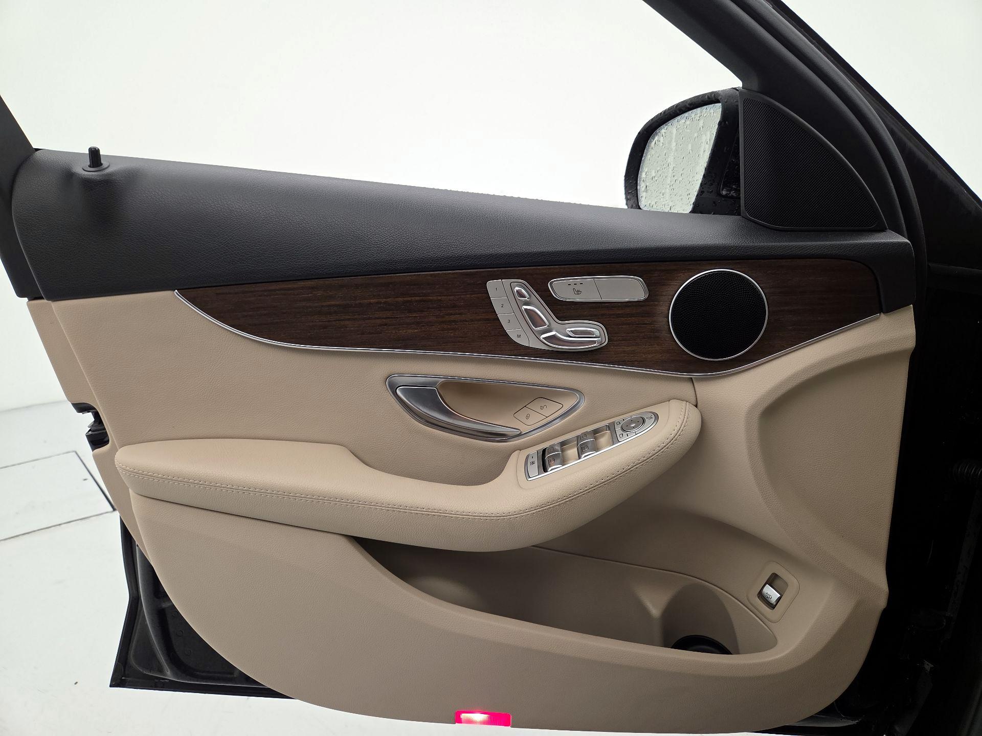 Thumbnail: 2020 Mercedes-Benz C-Class - 12