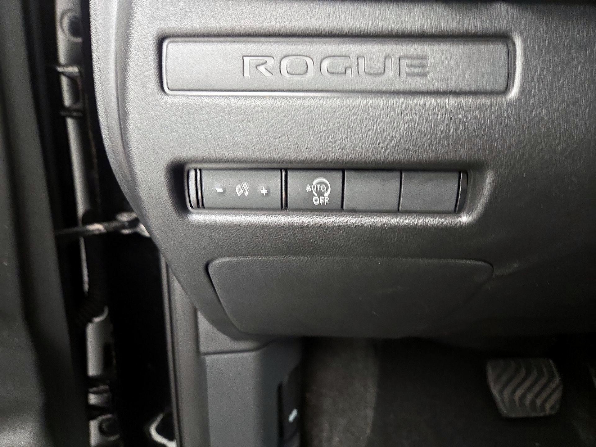 Thumbnail: 2023 Nissan Rogue - 13