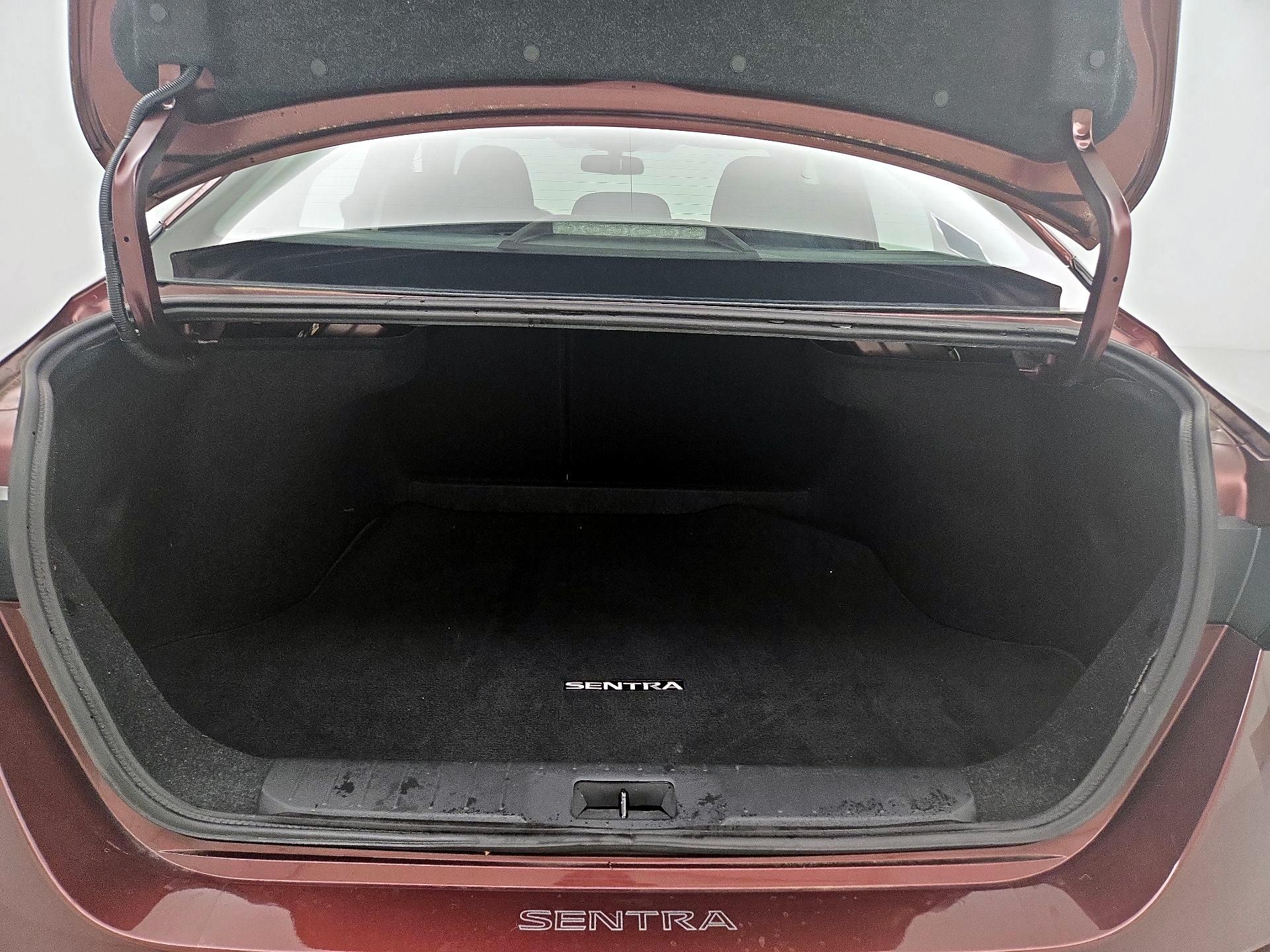 Thumbnail: 2020 Nissan Sentra - 20