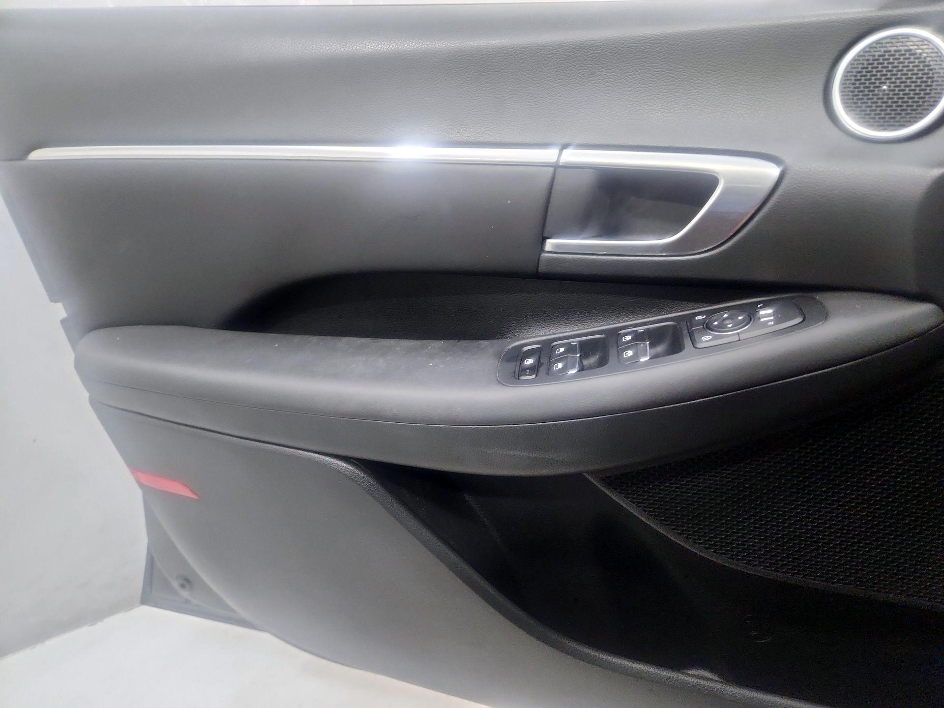 Thumbnail: 2023 Hyundai Sonata - 12