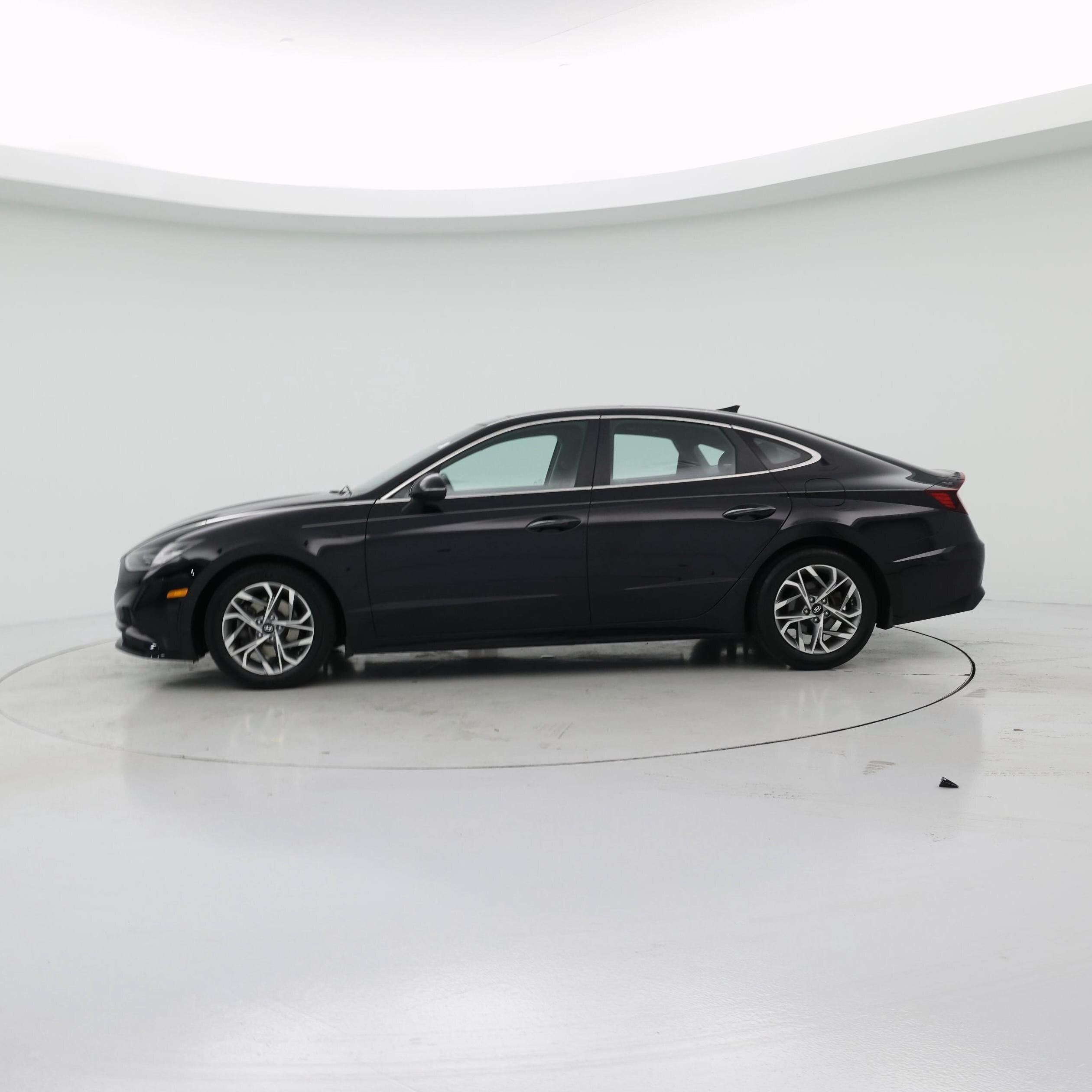 Thumbnail: 2023 Hyundai Sonata - 3