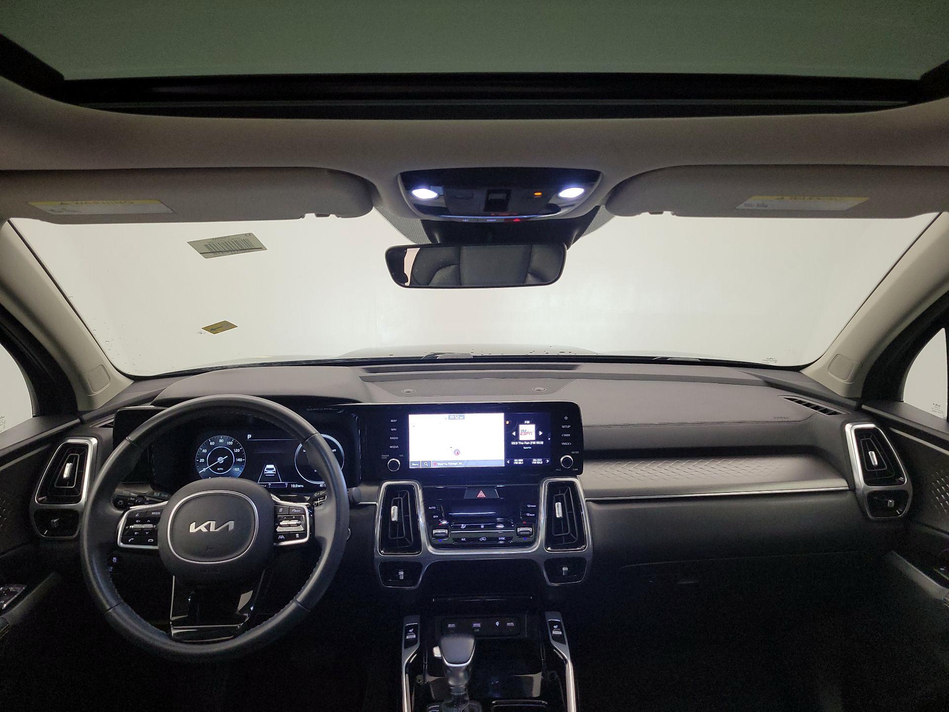 Thumbnail: 2023 Kia Sorento - 9