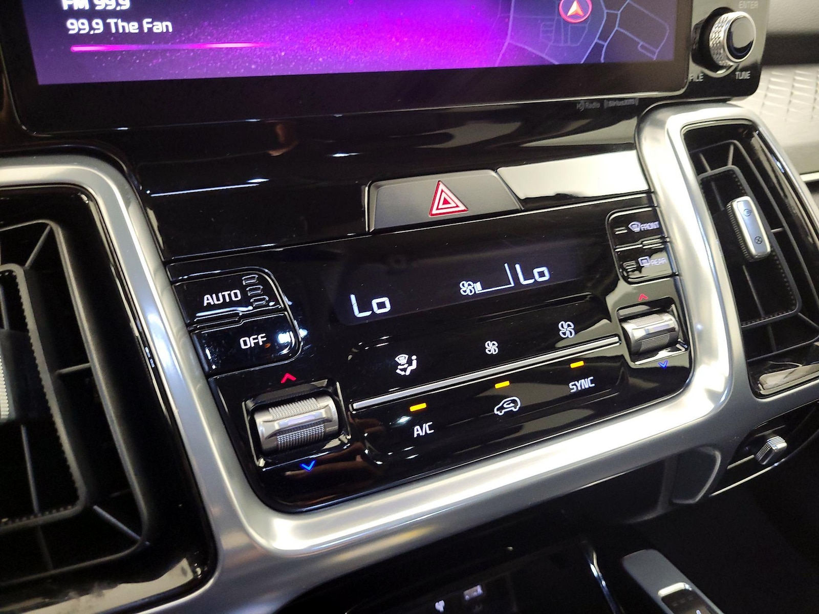 2023 Kia Sorento SX - Photo 18