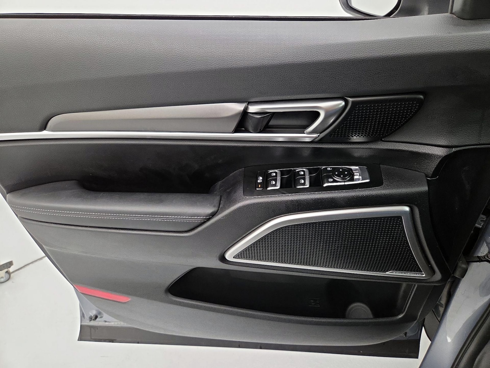 2023 Kia Telluride S - Photo 13