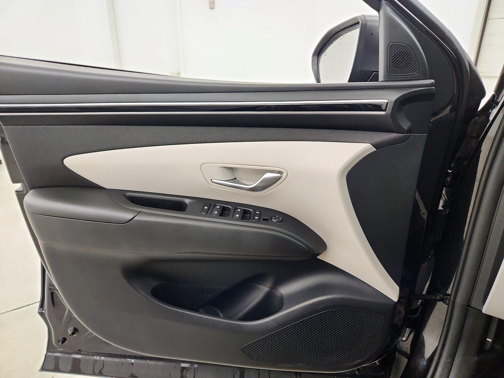 Thumbnail: 2023 Hyundai Tucson - 12